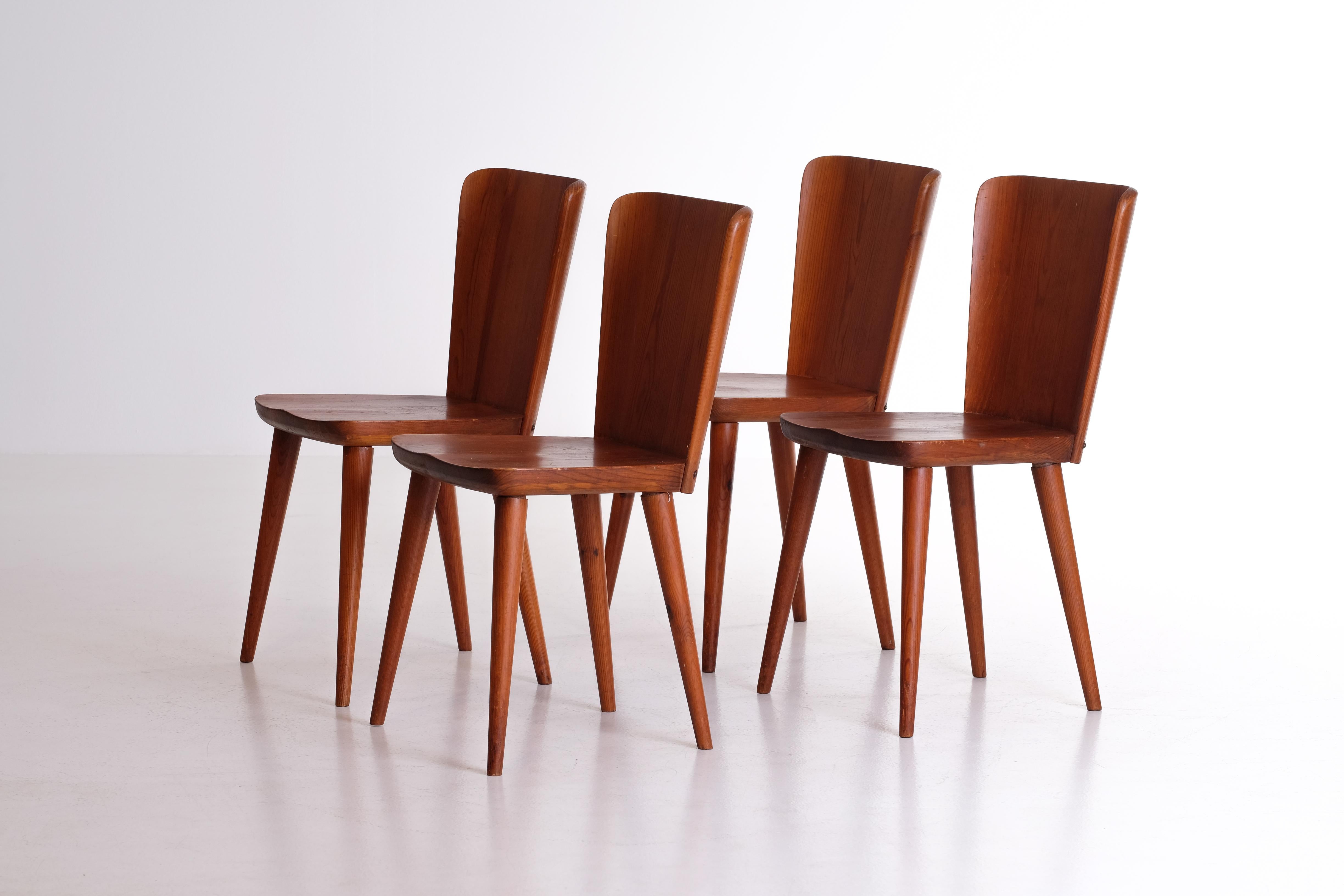 Set of 4 Swedish Pine Chairs by Göran Malmvall, Svensk Fur, 1960s For Sale 2