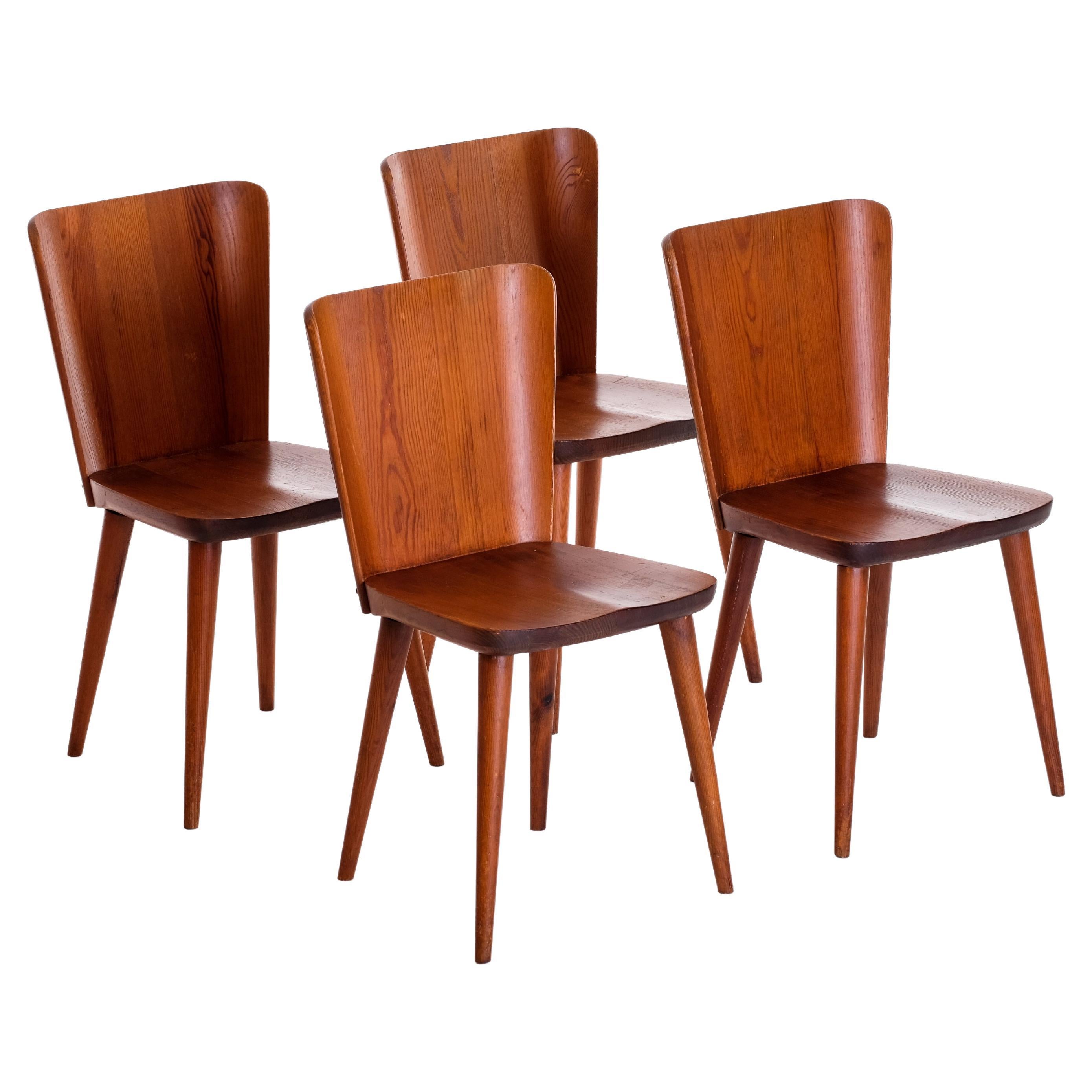 Ensemble de 4 chaises en pin suédois par Göran Malmvall, Svensk Fur, années 1960