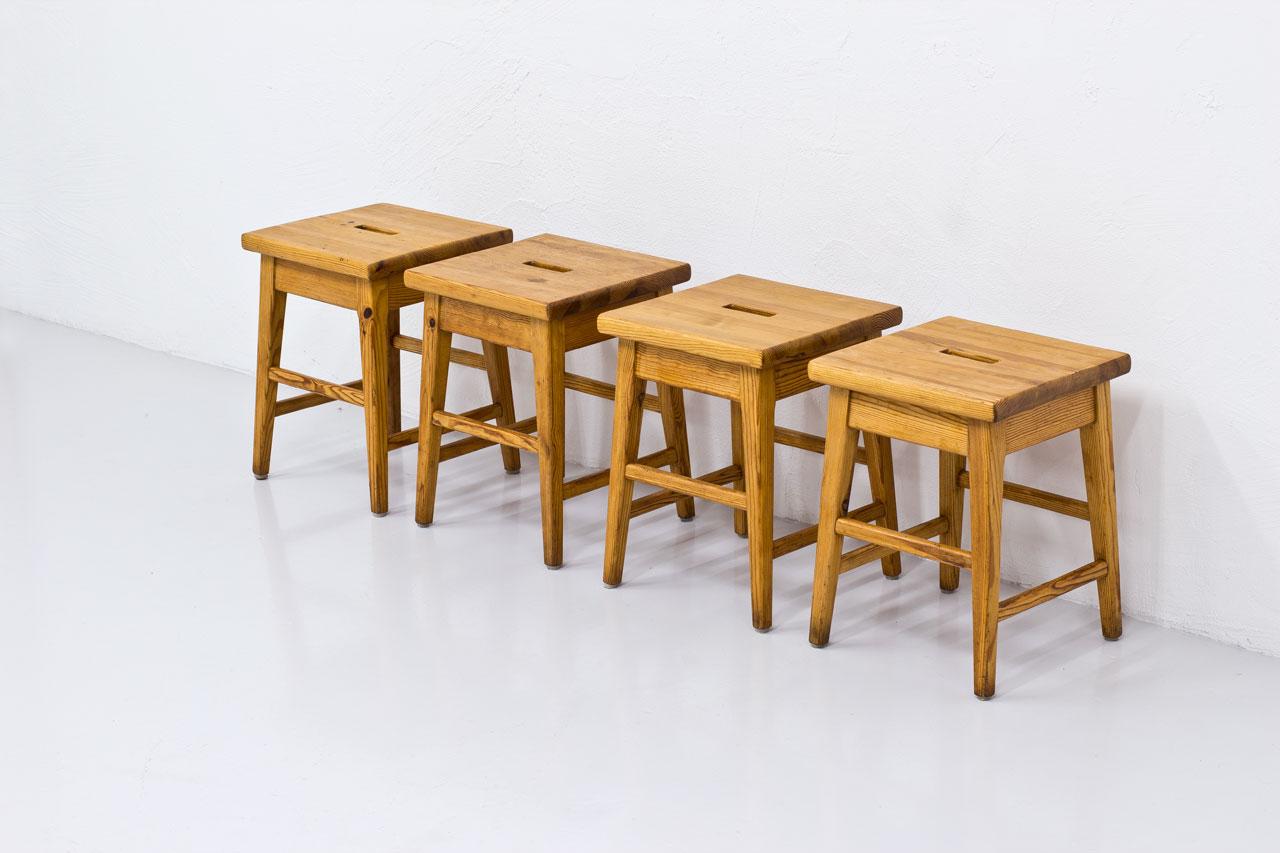Set of 4 Swedish Pine Stools, 1960s In Good Condition In Stockholm, SE