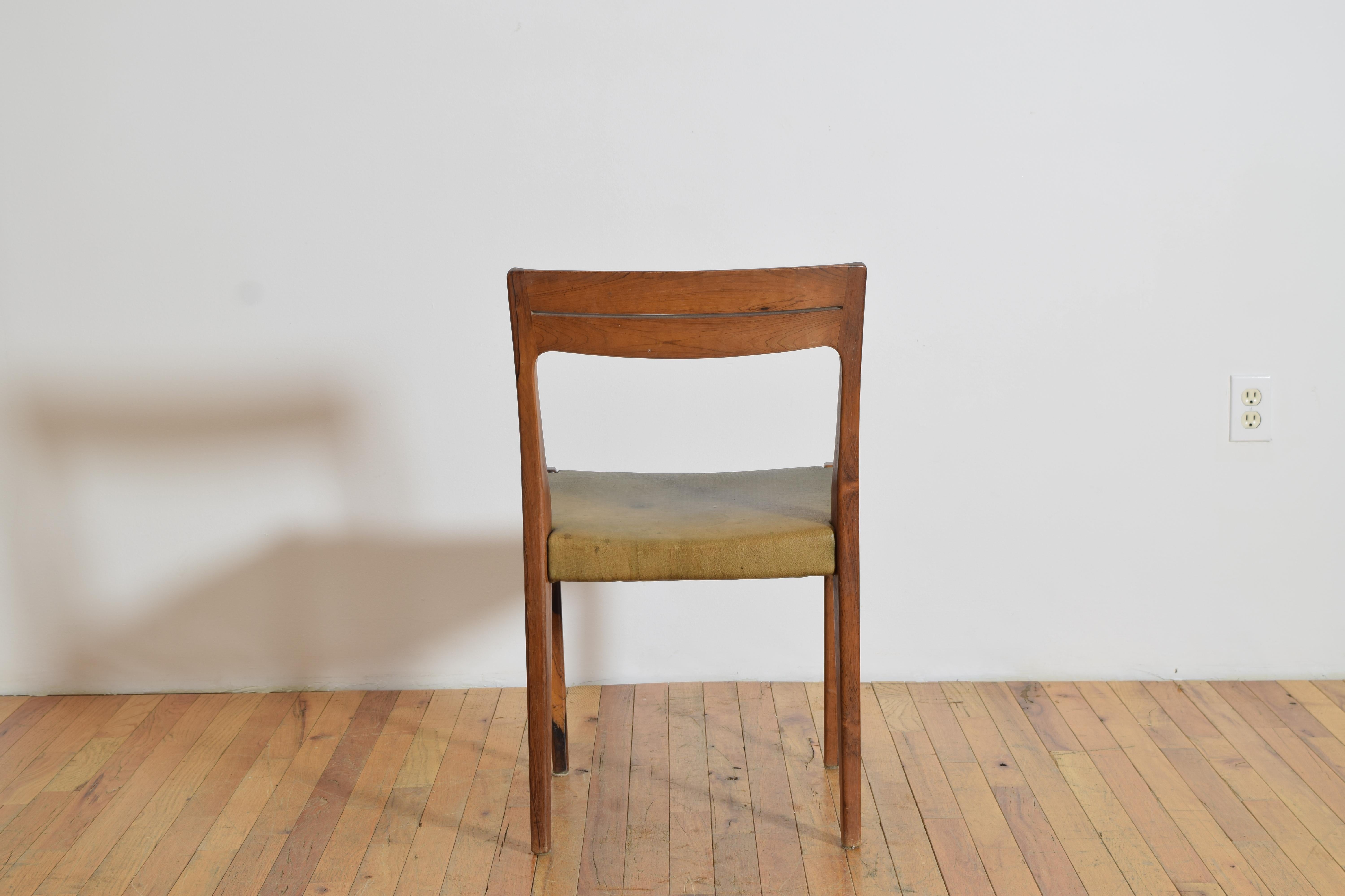 Set di 4 sedie da pranzo svedesi in teak e pelle, metà del XX secolo in vendita 1