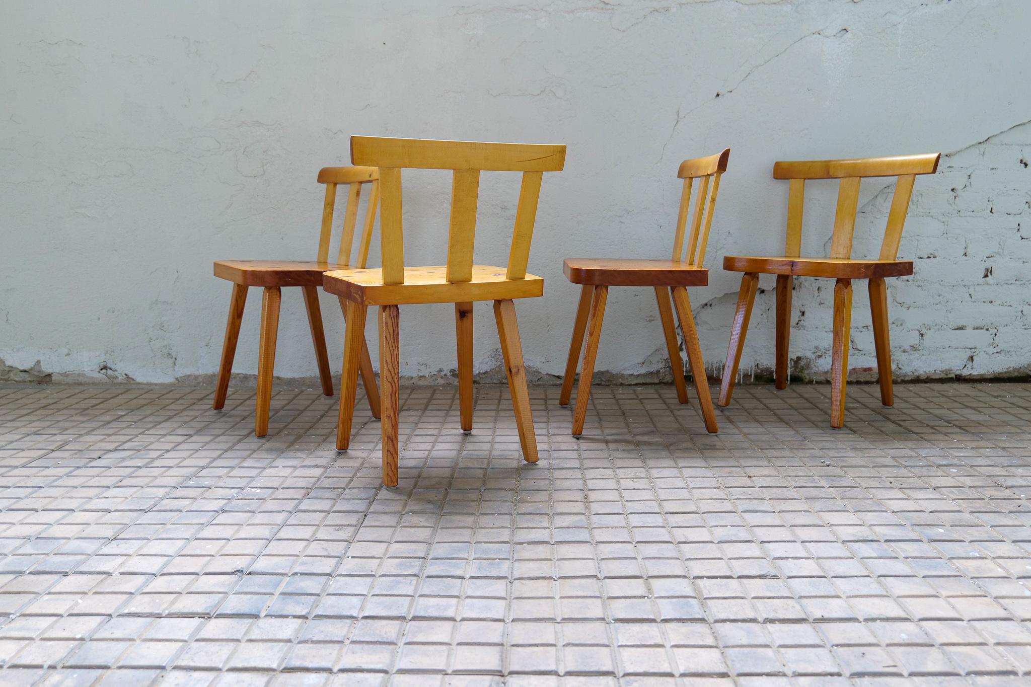 Set of 4 Swedish Dining Chairs in Pine For Sale 6