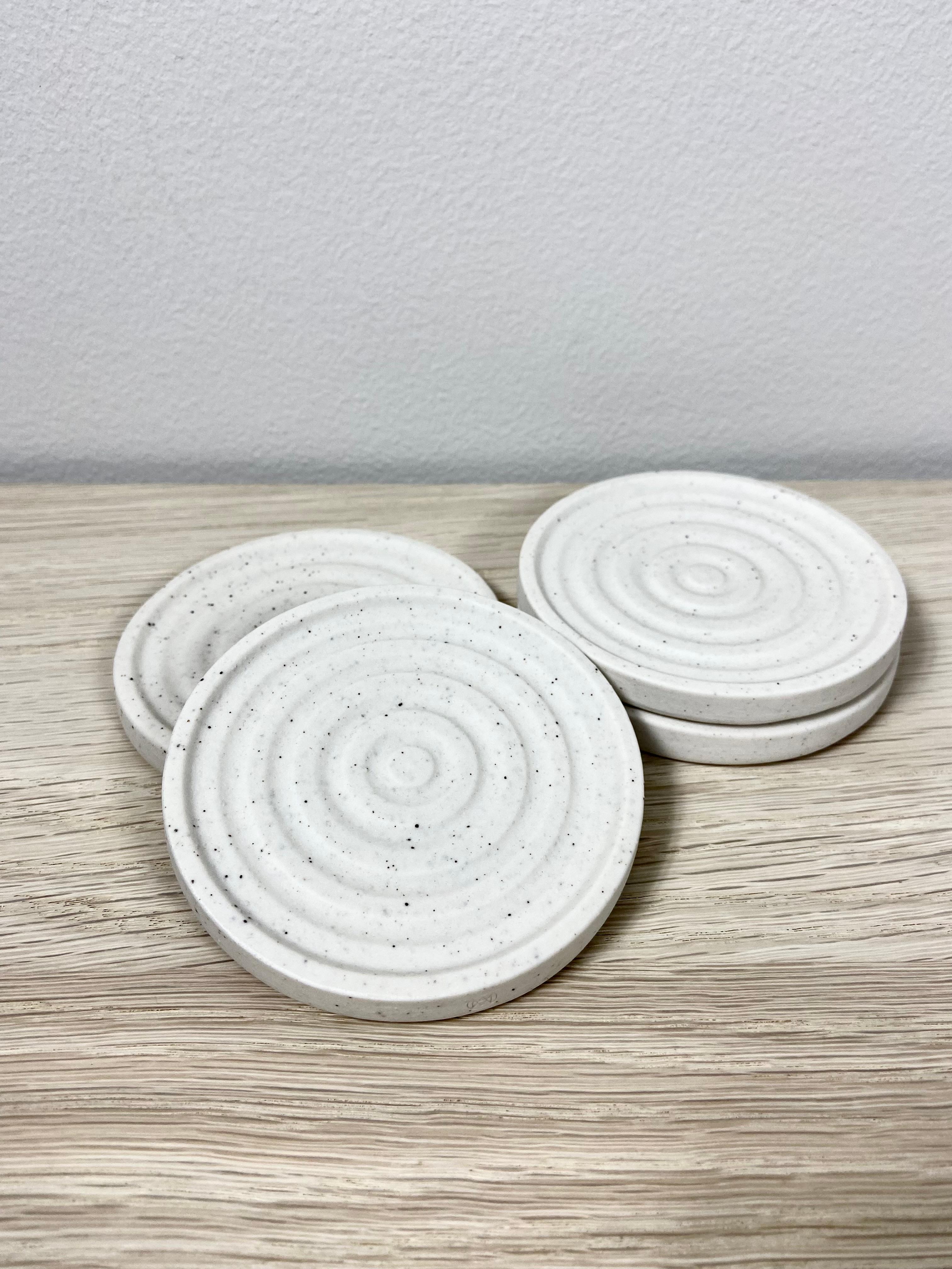 American Set of 4 Swirl Porcelain Coasters For Sale