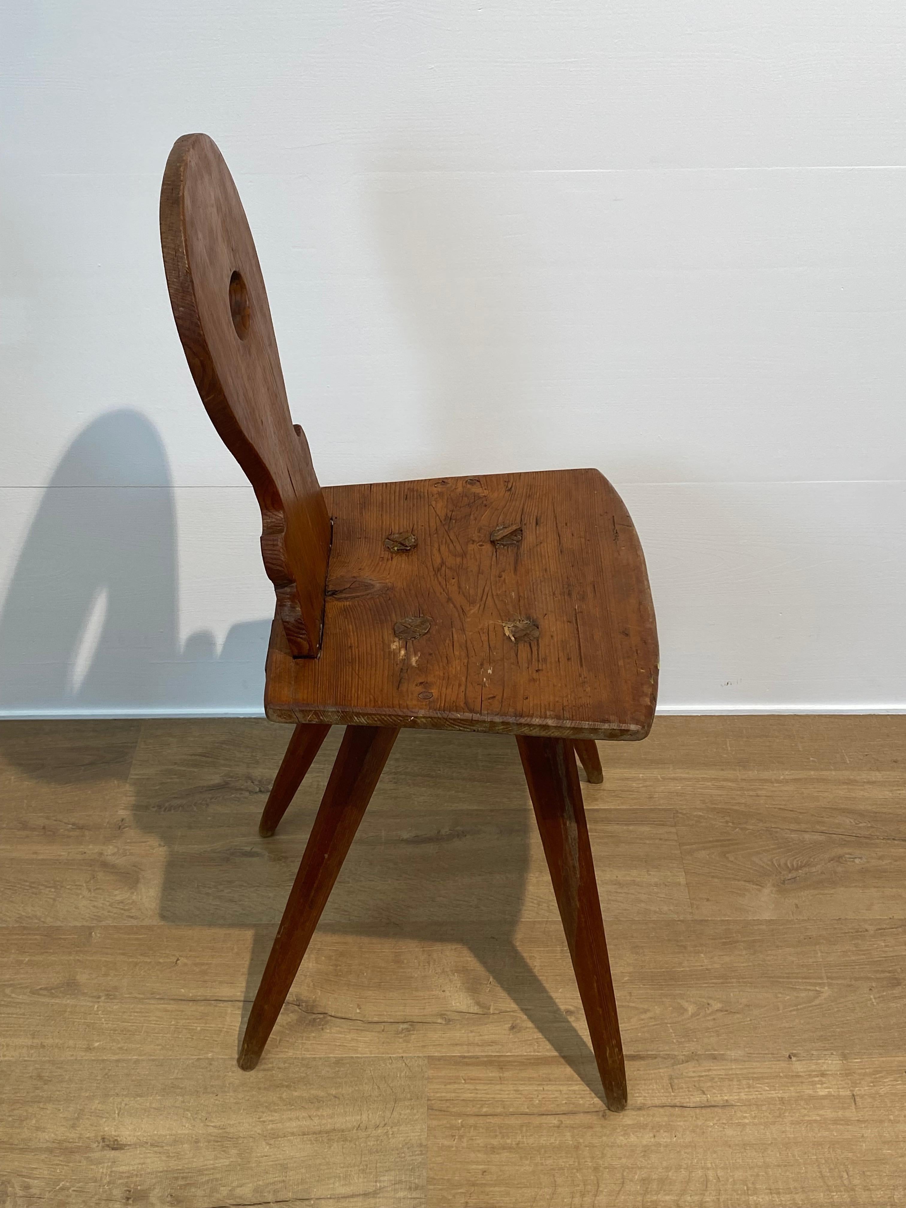 Ensemble de 4 chaises suisses en vente 4