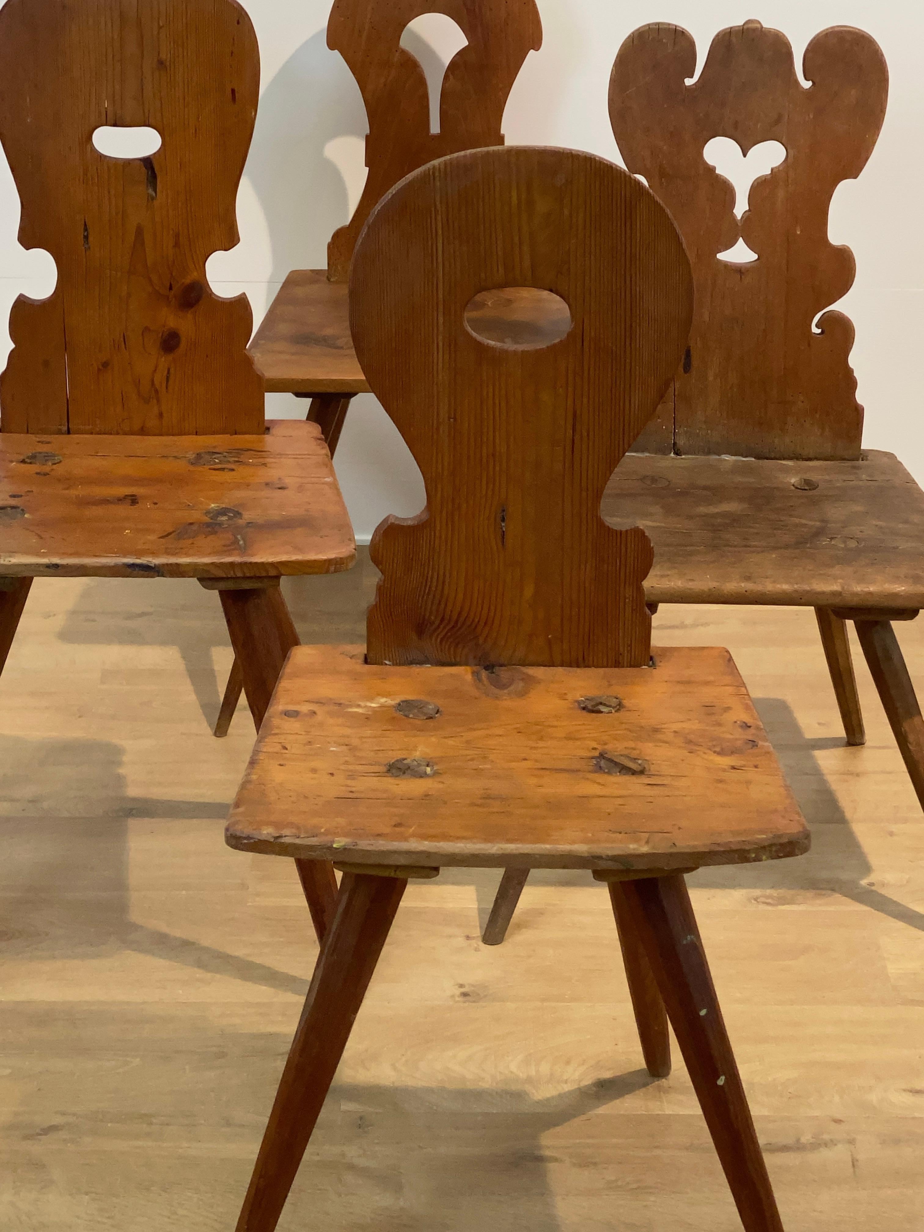 Ensemble de 4 chaises suisses en vente 14
