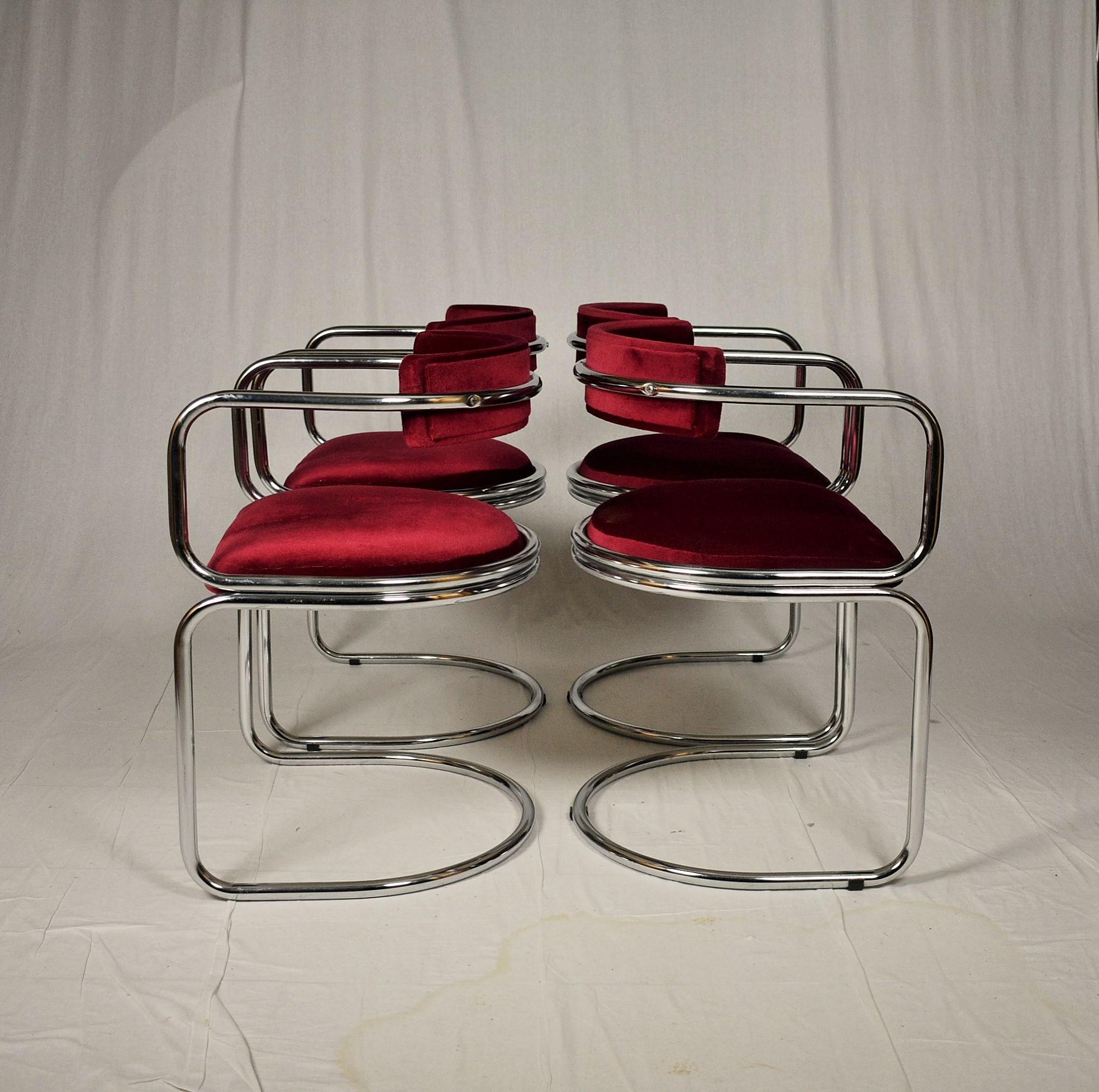 Zougoise Victoria chairs, good state, healthy sitting, cleaned. Authentic piece, 1970s, icon of Swiss design.
       