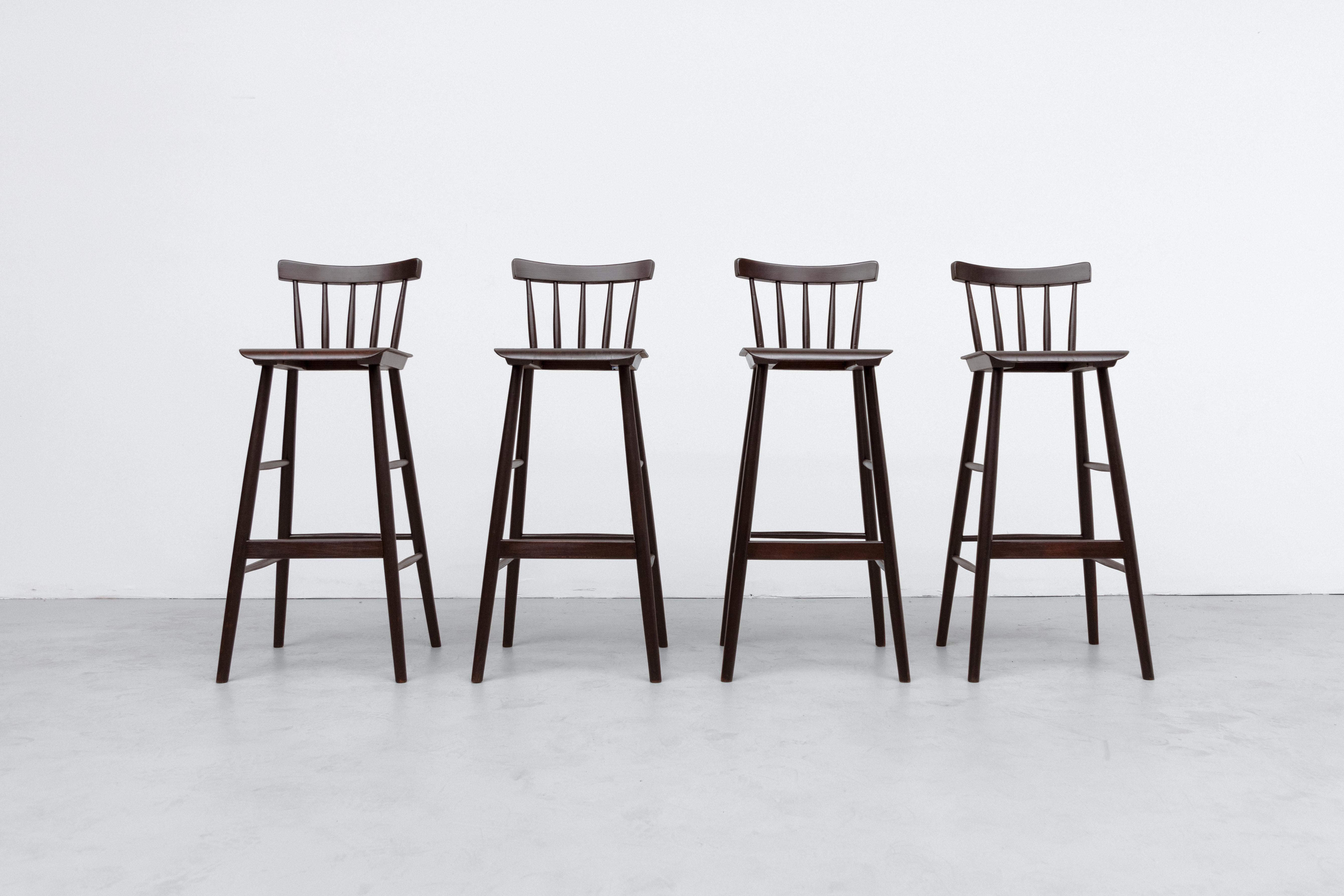 spindleback bar stool