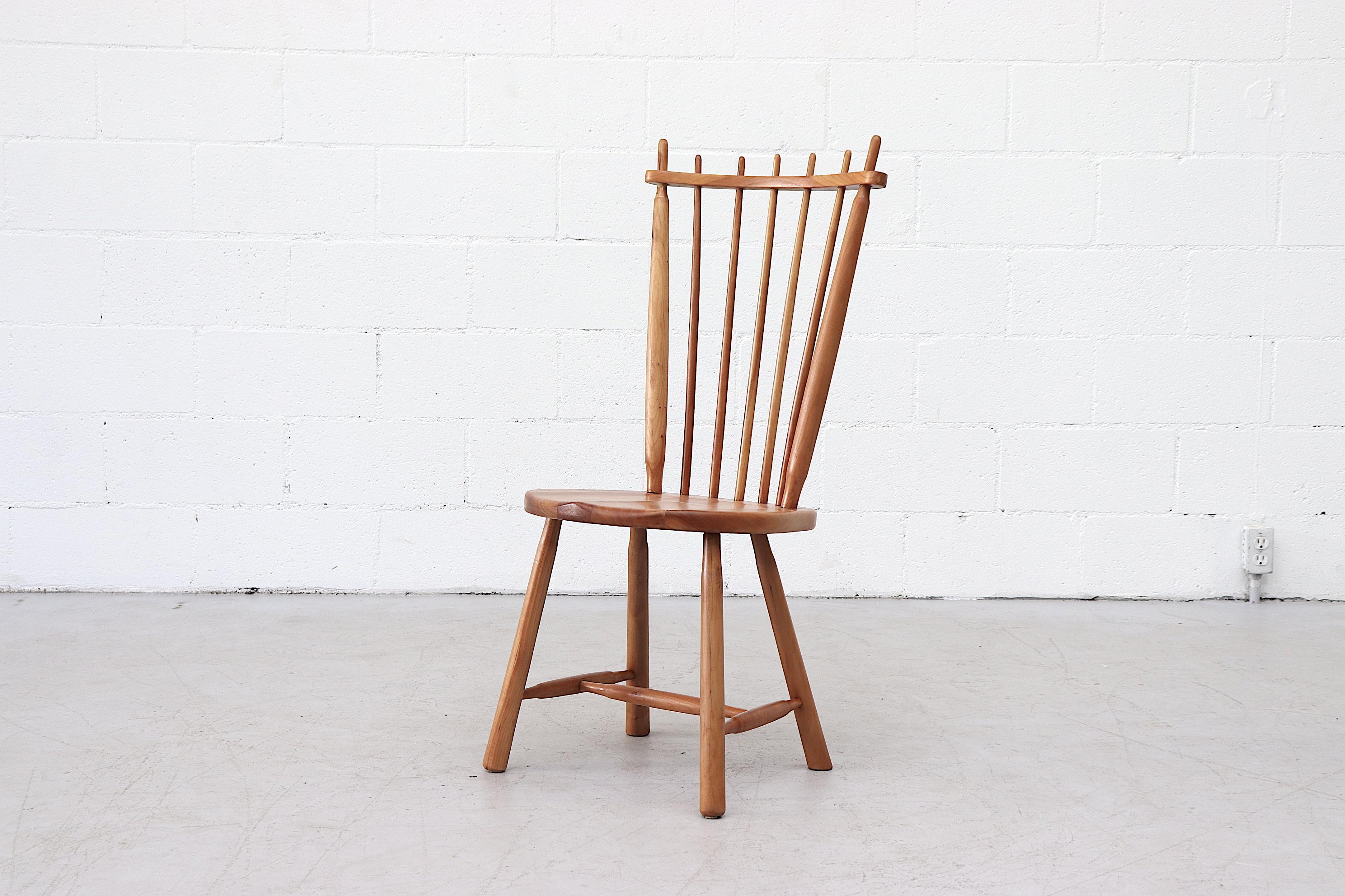 Satz von 4 Stühlen mit Spindelrücken im Tapiovaara-Stil (Moderne der Mitte des Jahrhunderts)