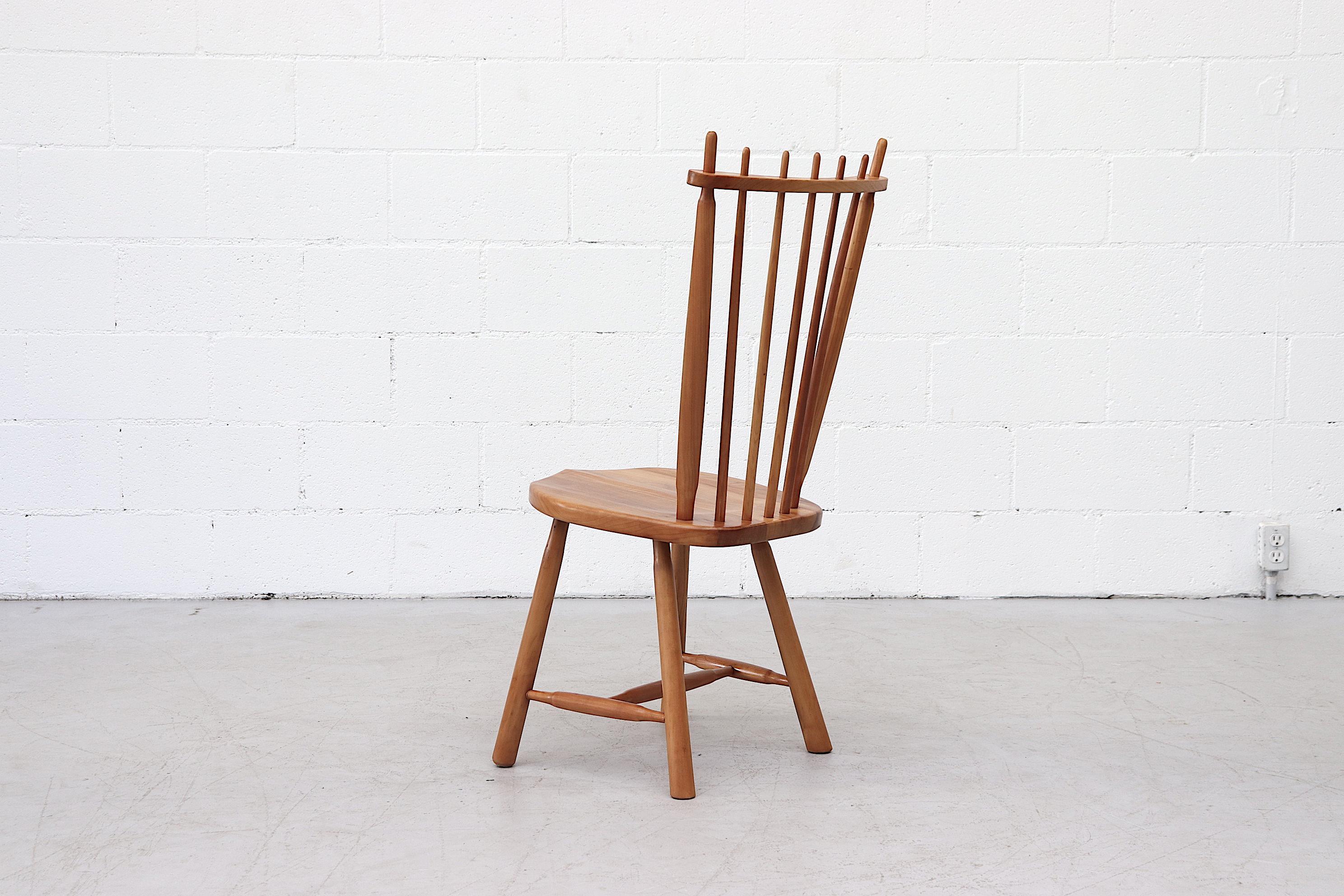 Satz von 4 Stühlen mit Spindelrücken im Tapiovaara-Stil im Zustand „Gut“ in Los Angeles, CA