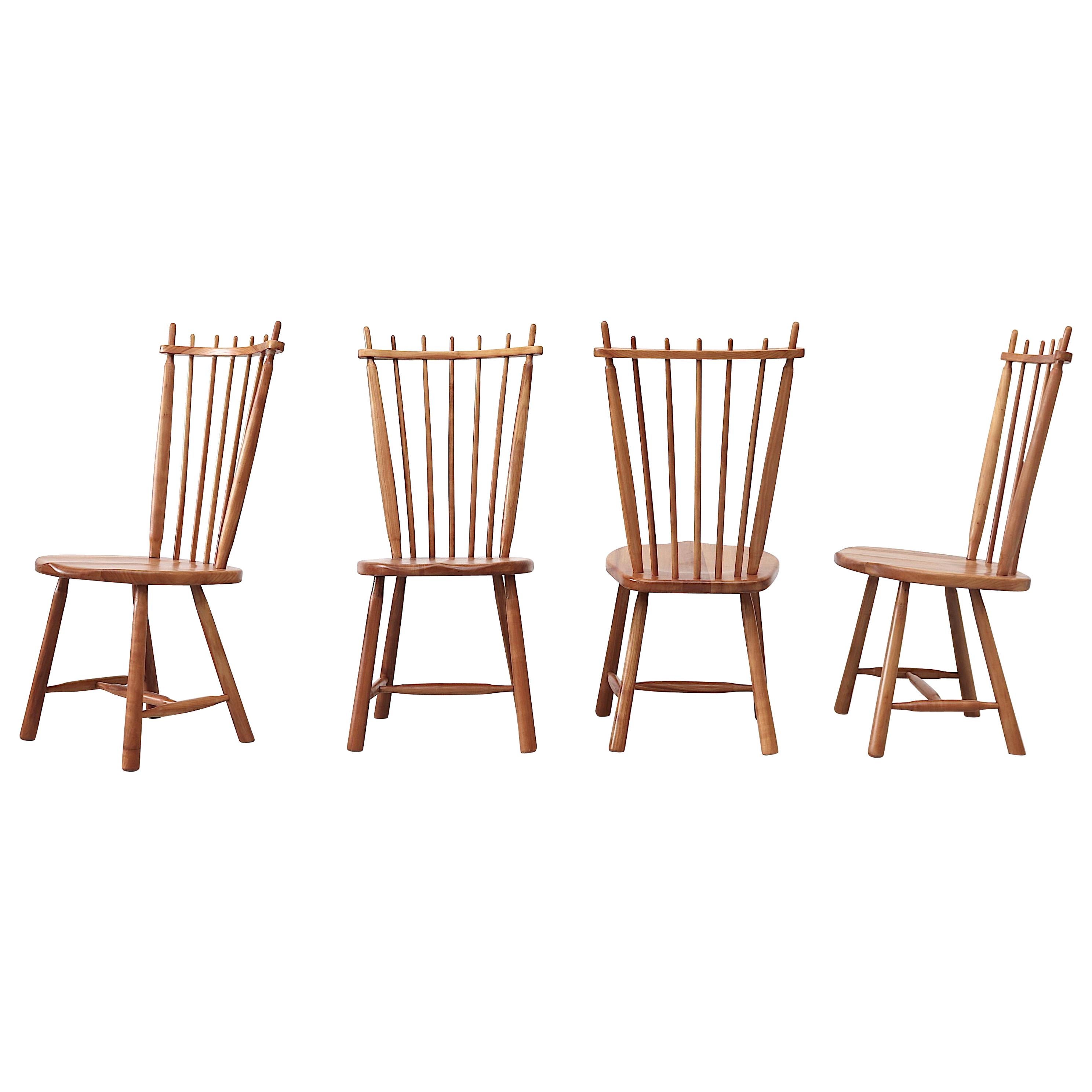 Satz von 4 Stühlen mit Spindelrücken im Tapiovaara-Stil