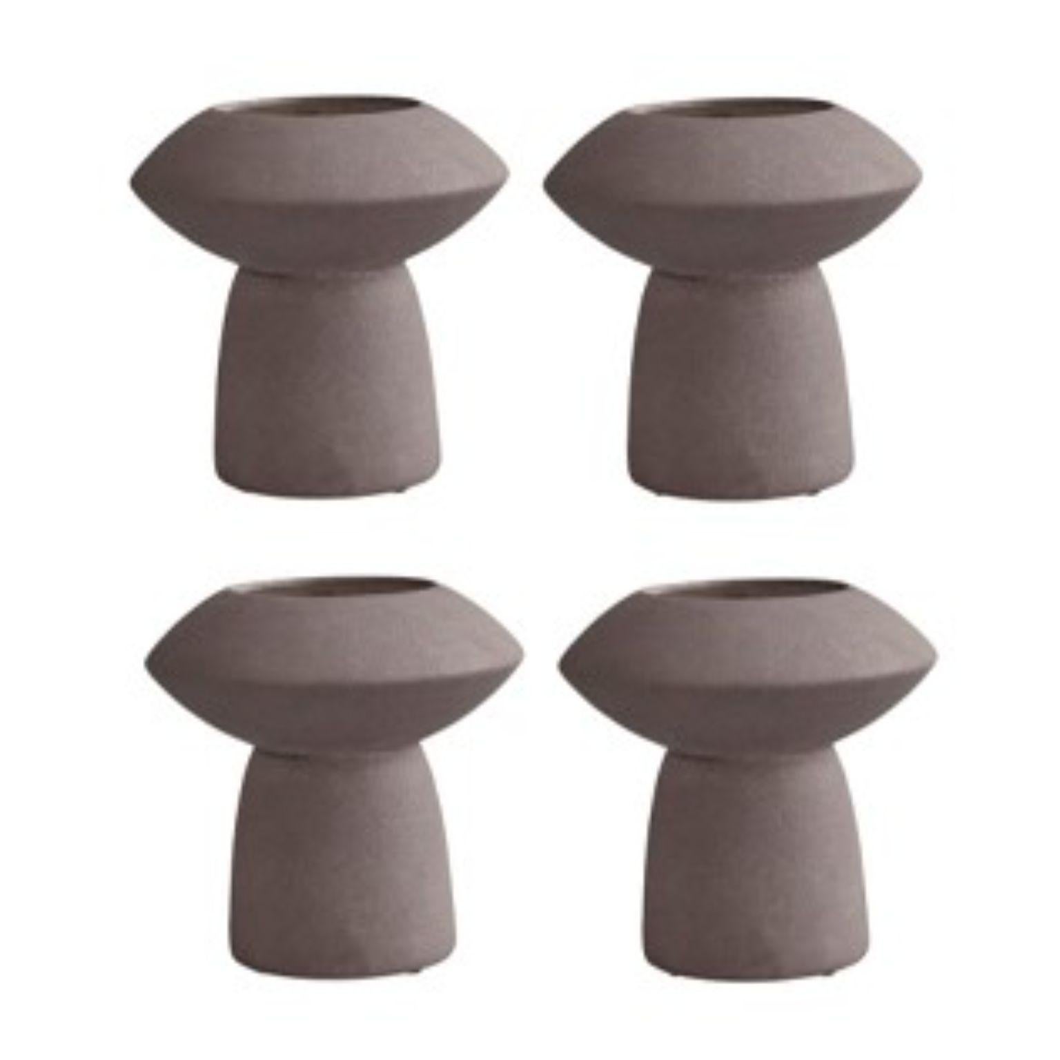 Set of 4 Taupe sphere vases fat by 101 Copenhagen
Designed by Kristian Sofus Hansen & Tommy Hyldahl
Dimensions: L22,5 / W22,5 / H22,5 cm
Materials: Ceramic

The Sphere collection celebrates unique silhouettes and textures that makes an impact