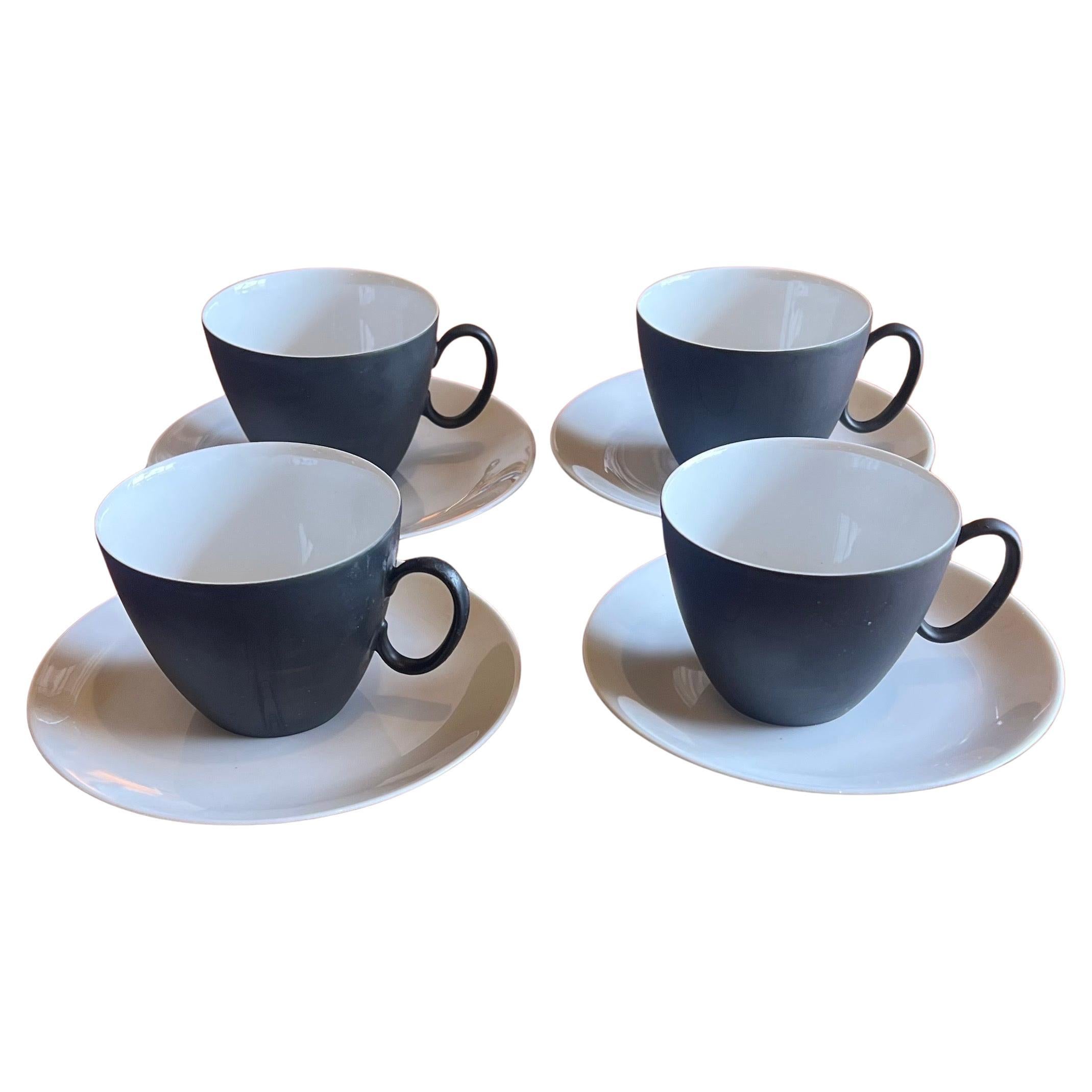 Set di 4 tazze e piattini da tè/caffè disegnati da Raymond Loewy per Continental in vendita