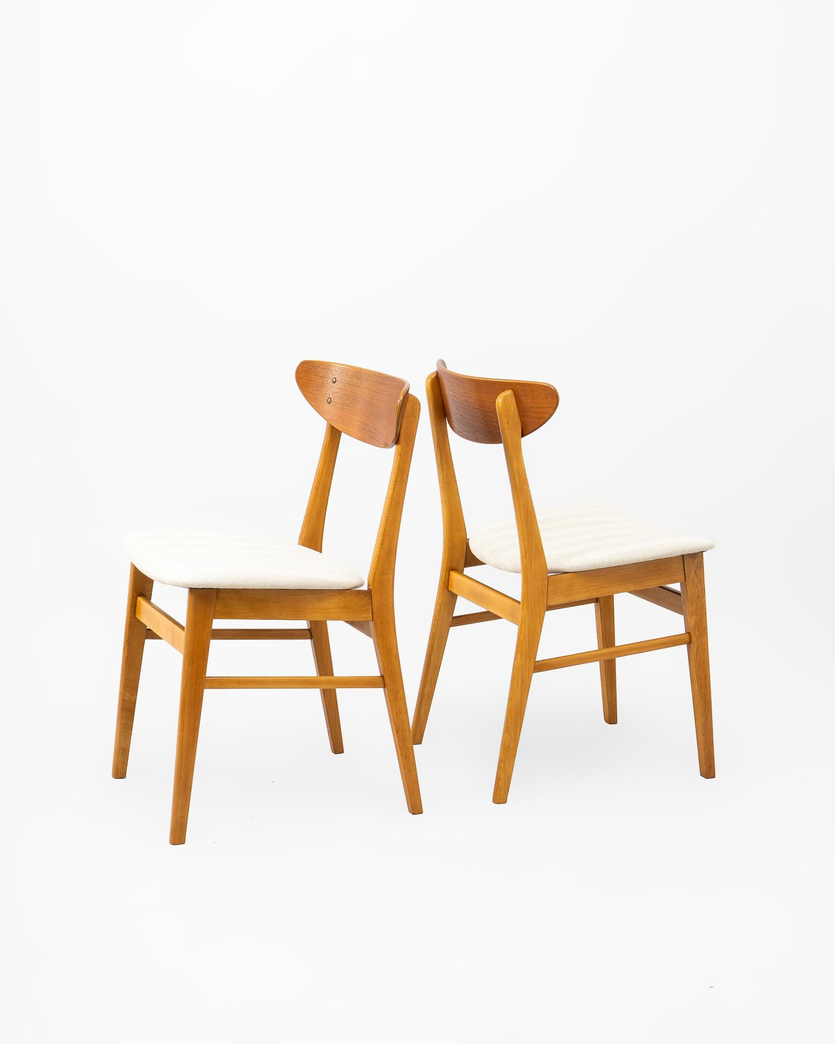 Satz von 4 Stühlen aus Teakholz und Buchenholz, Modell 210 von Farstrup Stolefabrik, um 1960 (Moderne der Mitte des Jahrhunderts) im Angebot