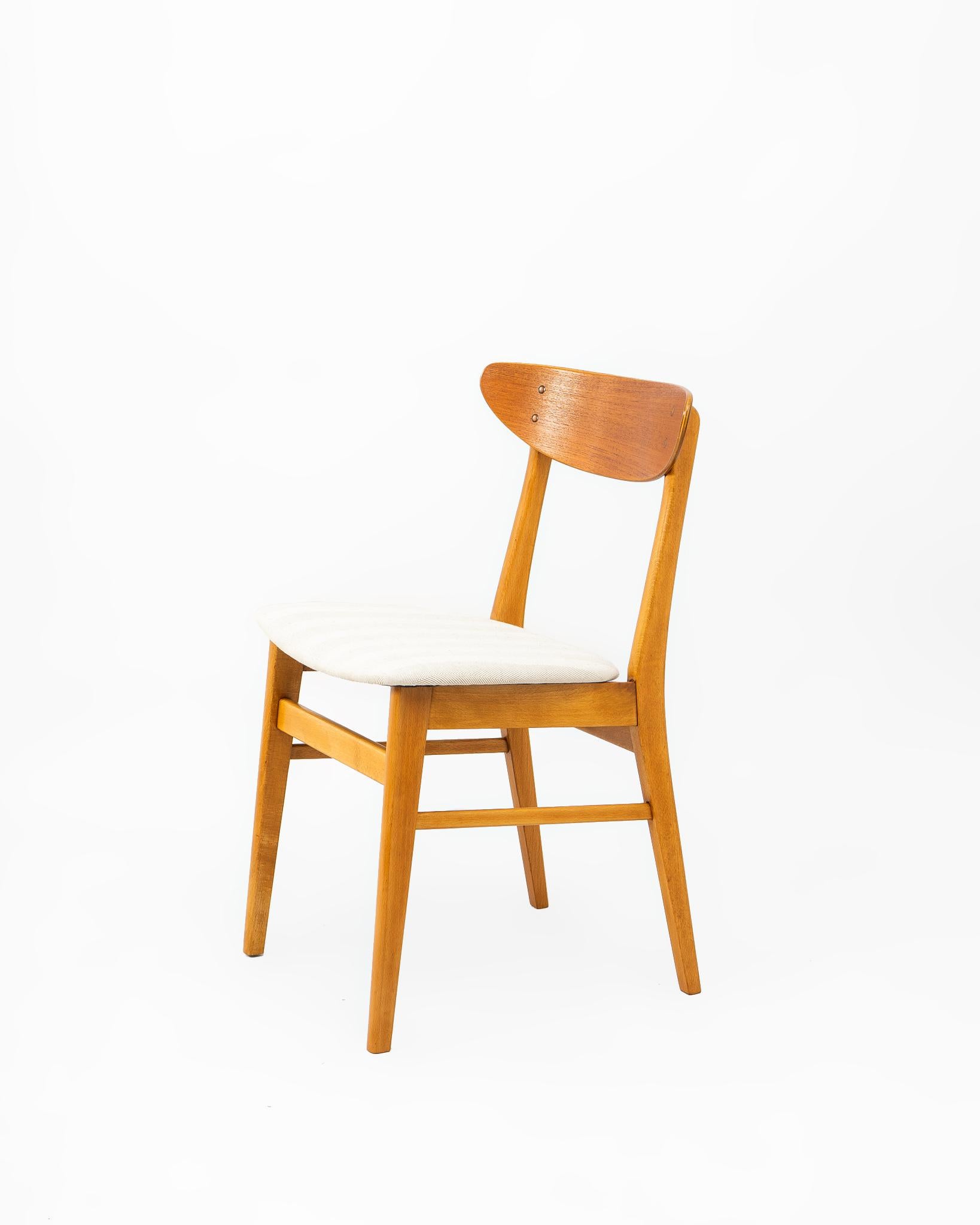 Satz von 4 Stühlen aus Teakholz und Buchenholz, Modell 210 von Farstrup Stolefabrik, um 1960 (Dänisch) im Angebot