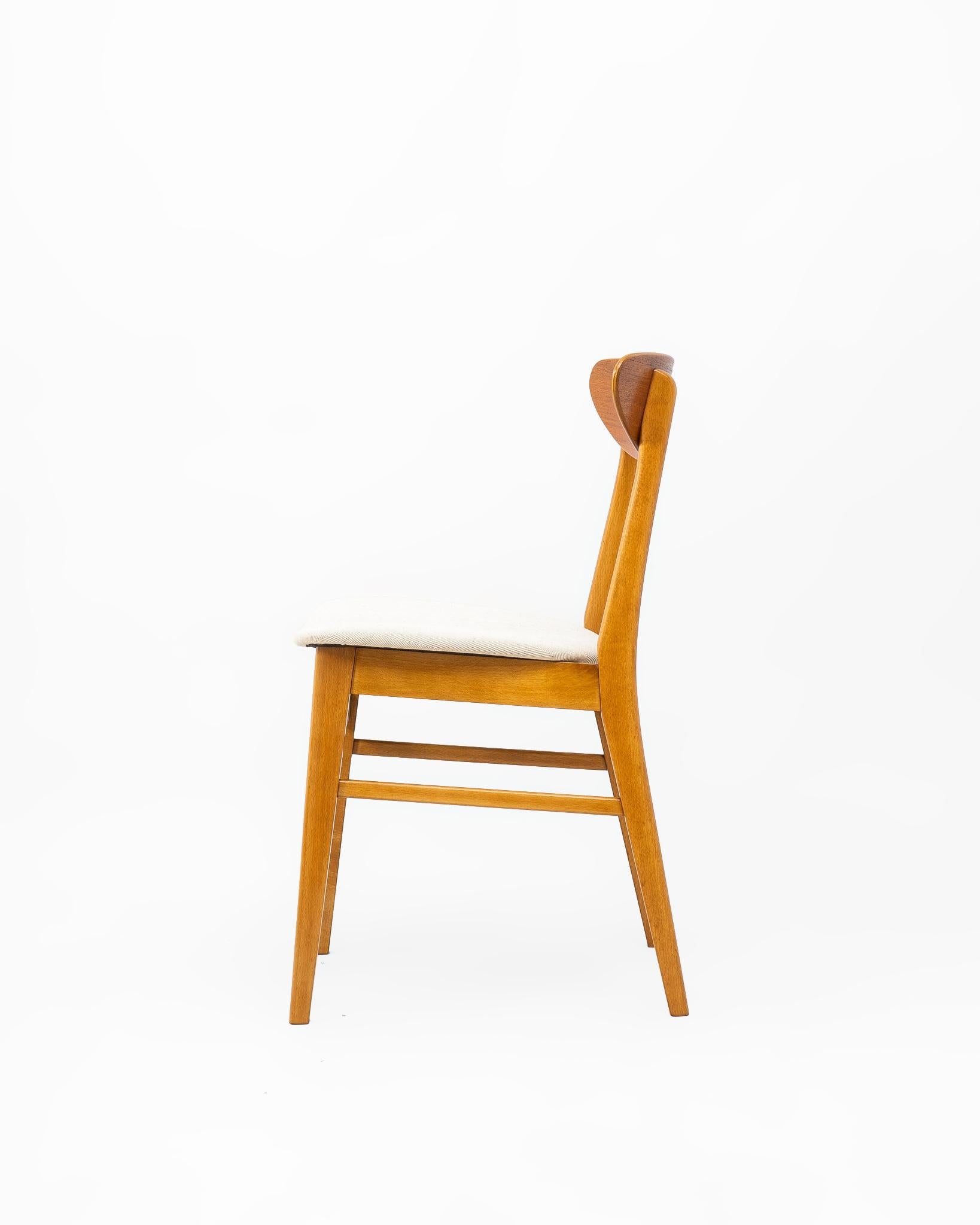 Satz von 4 Stühlen aus Teakholz und Buchenholz, Modell 210 von Farstrup Stolefabrik, um 1960 im Zustand „Hervorragend“ im Angebot in CANGAS, ES