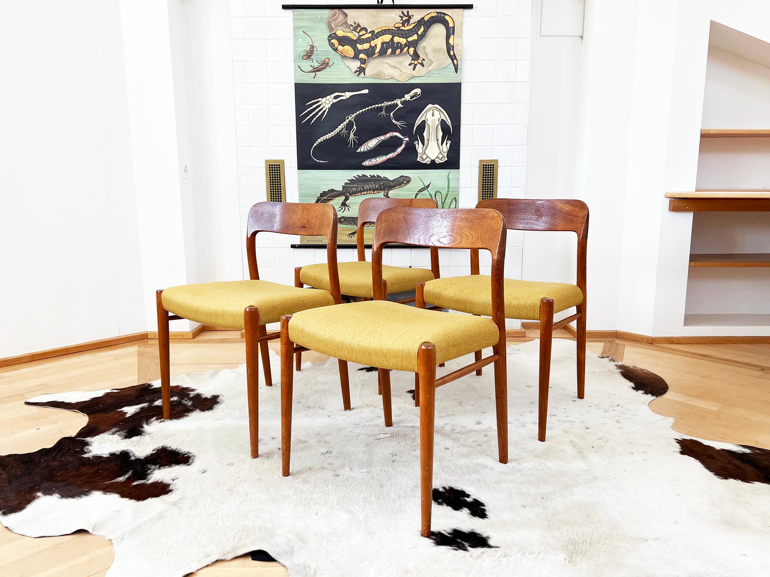 Set of 4 Teak Denmark Mid Century Niels Moller Model 75 Teak Danish Chairs In Good Condition For Sale In Basel, BS