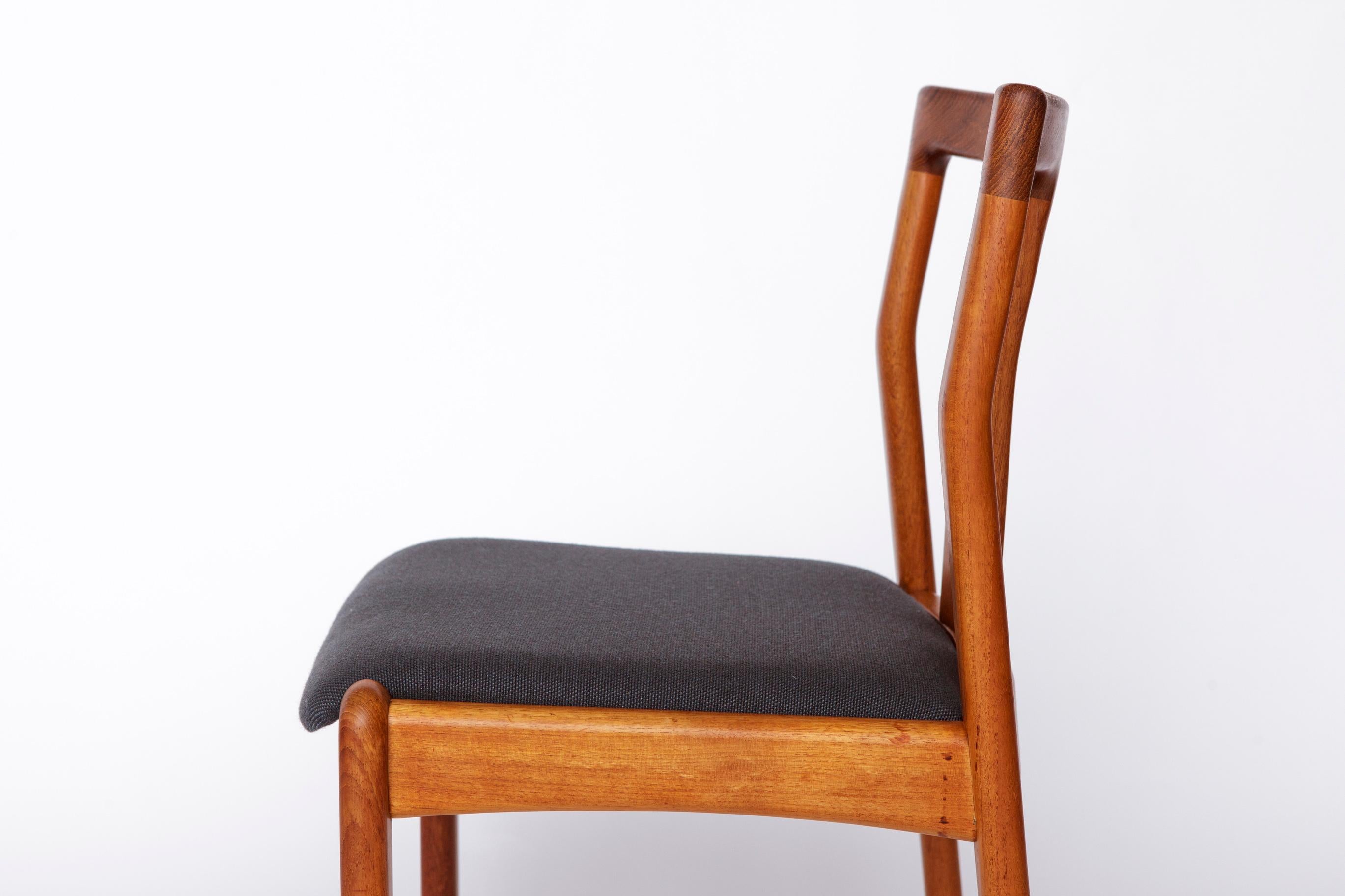 Lucidato Set di 4 sedie da pranzo in teak di Dyrlund, metà secolo moderno danese 1960, restauro in vendita