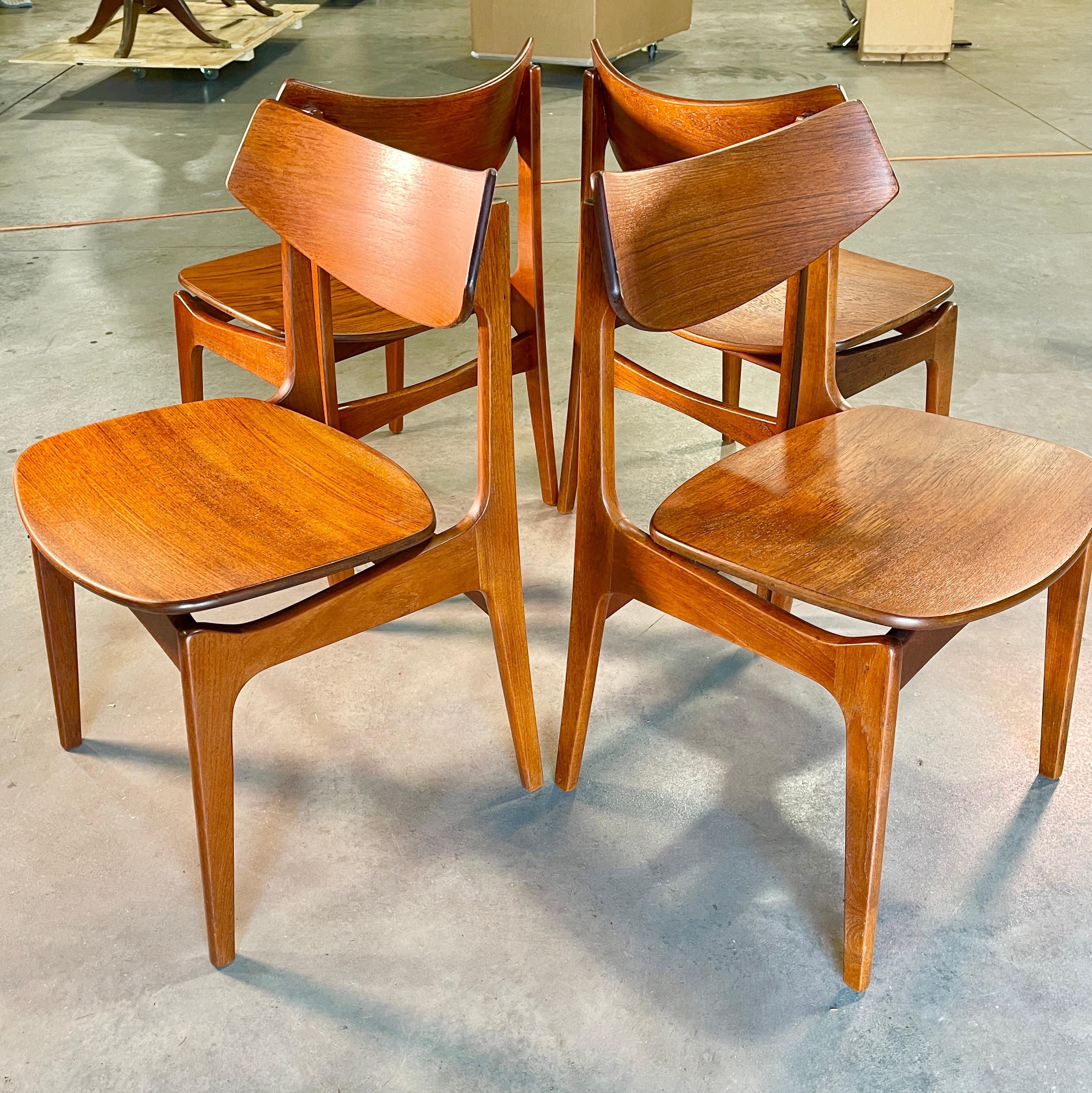 Set of 4 Teak Dining Chairs by Erik Buch for Funder-Schmidt & Madsen, Odense In Good Condition In Hanover, MA