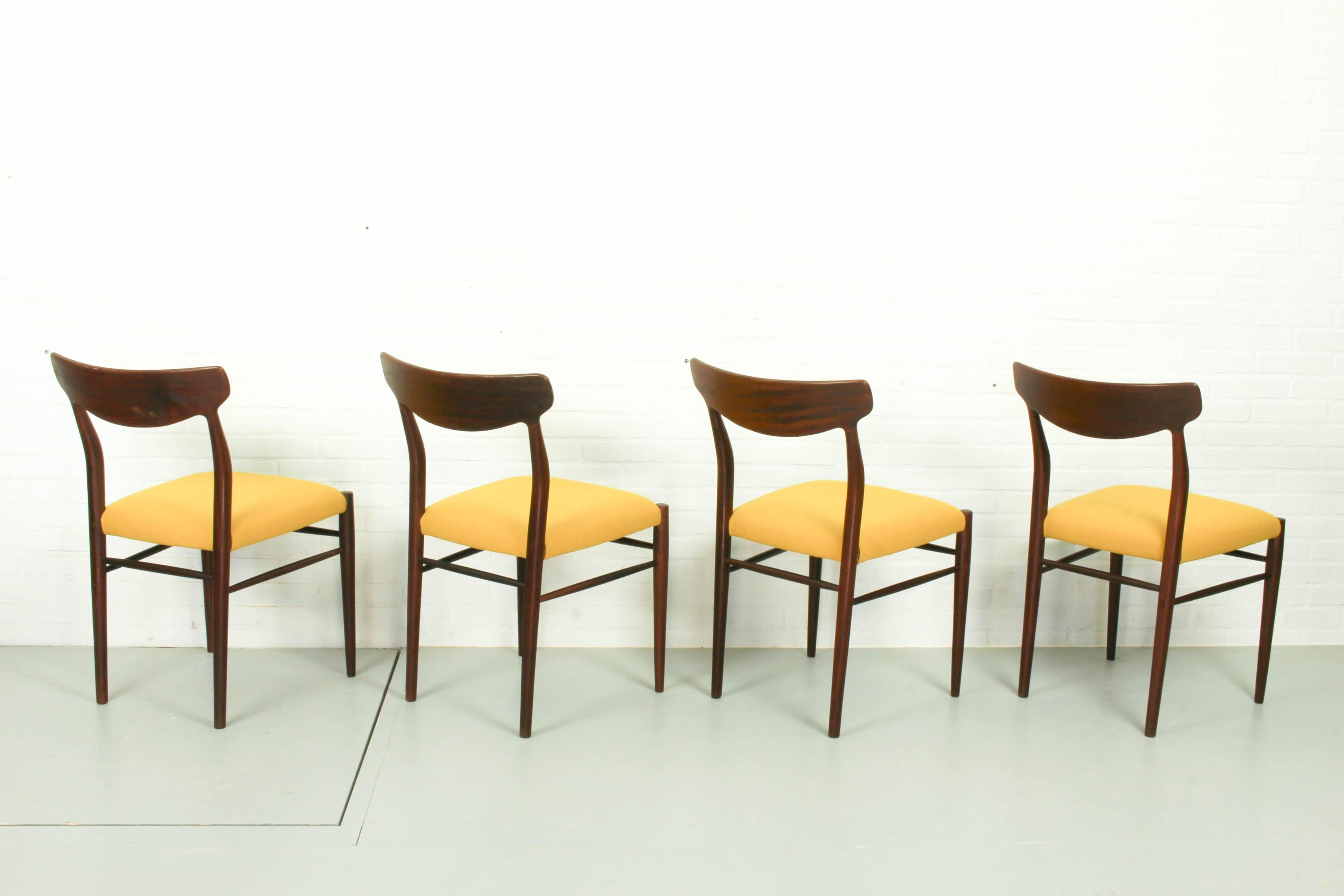 Set of 4 Teak Dining Chairs by Harry Ostergaard, 1950s In Good Condition In Appeltern, Gelderland