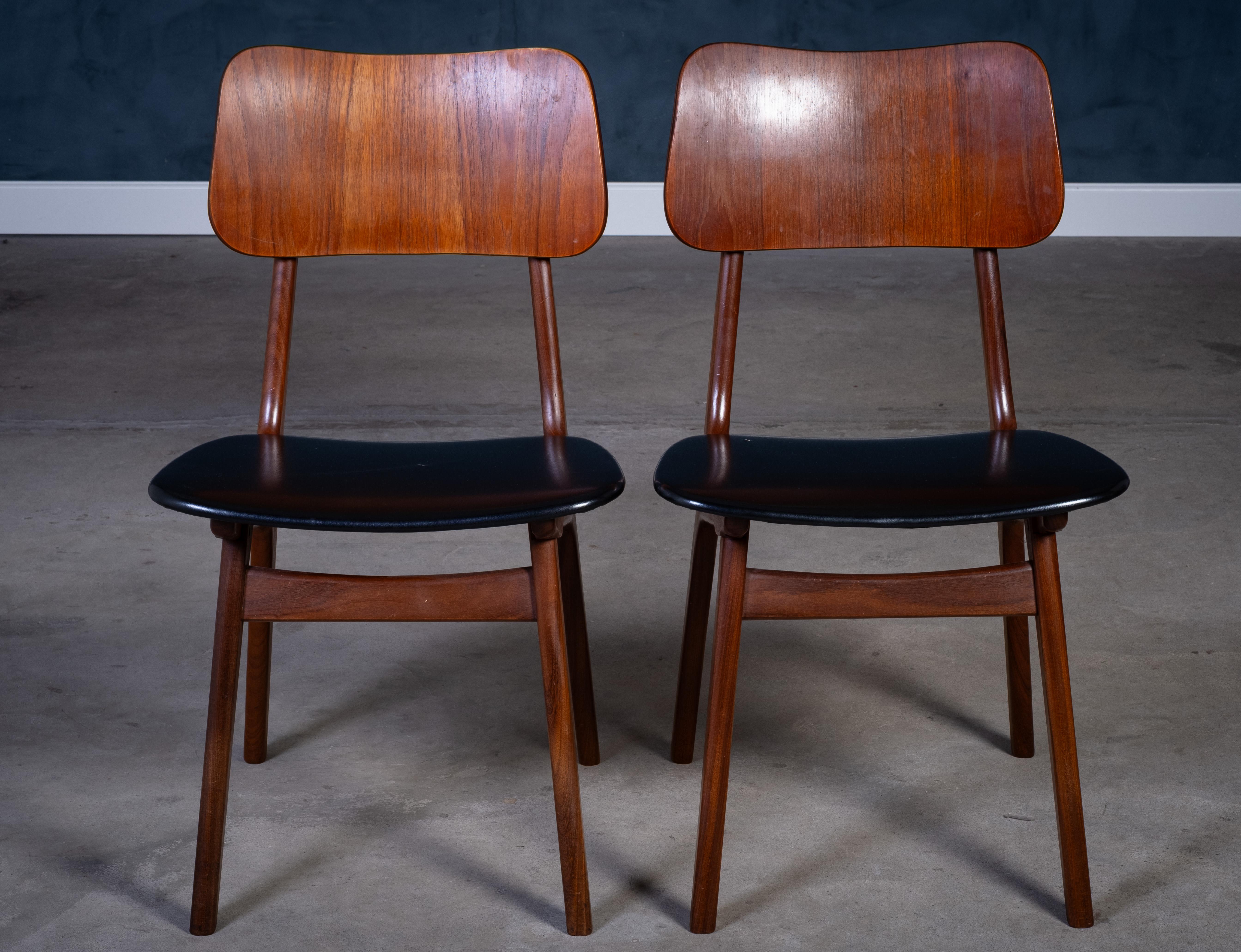 Metà XX secolo Set di 4 sedie da pranzo in teak di Ib Kofod-Larsen, anni '60 in vendita