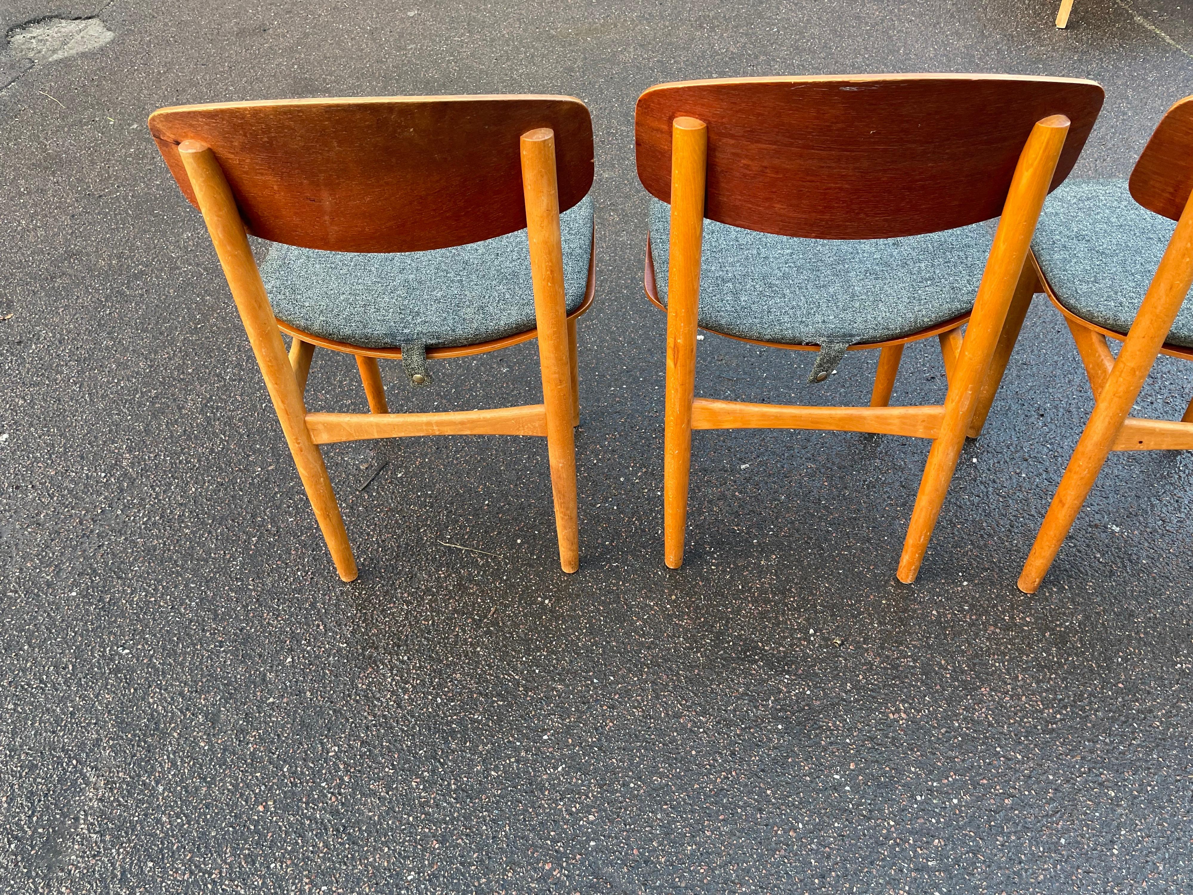 Mid-Century Modern Set of 4 Teak Dining Chairs, Model 122, Designed by Børge Mogensen