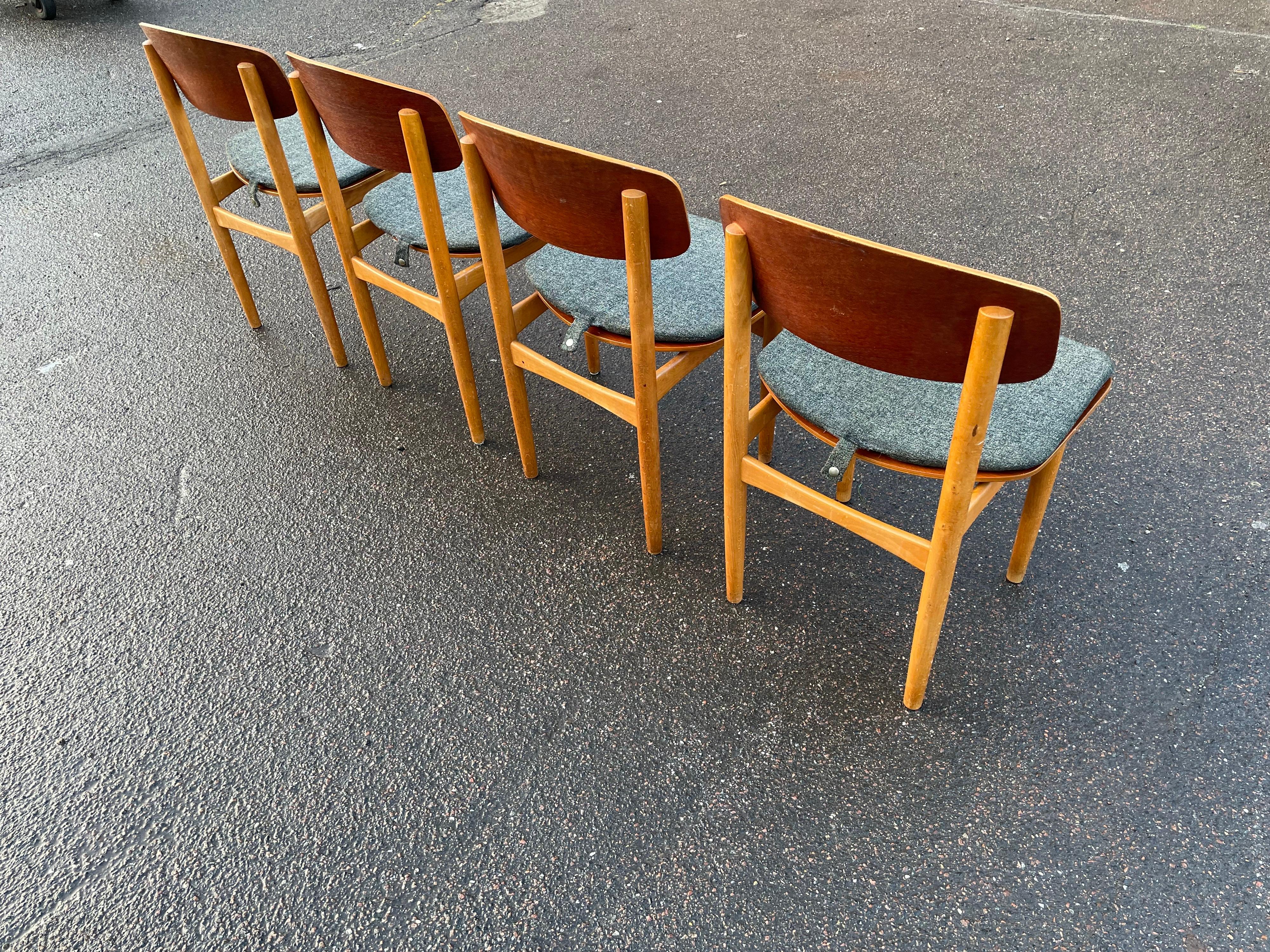 Danish Set of 4 Teak Dining Chairs, Model 122, Designed by Børge Mogensen