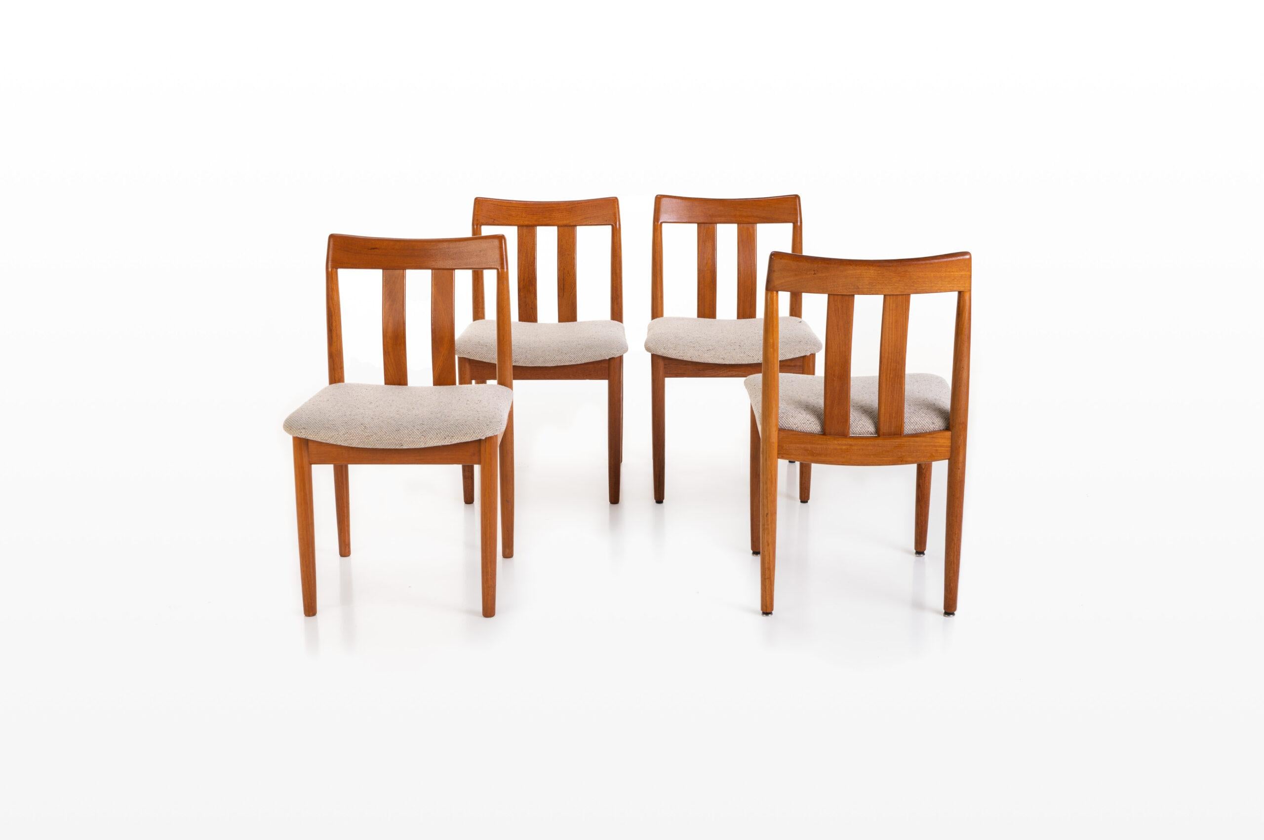 Set of four vintage chairs in teak. The chairs are produced by Vamdrup Stolefabrik, Denmark 1960s. All in good condition.
 