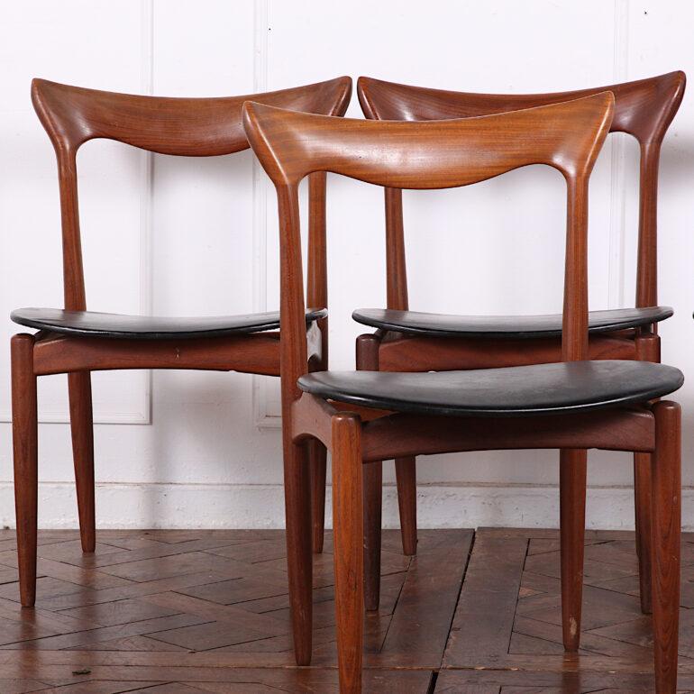 Set of 4 Teak Mid-Century Modern Dining Chairs by Henry Walter Klein, C.1960 In Good Condition In Vancouver, British Columbia