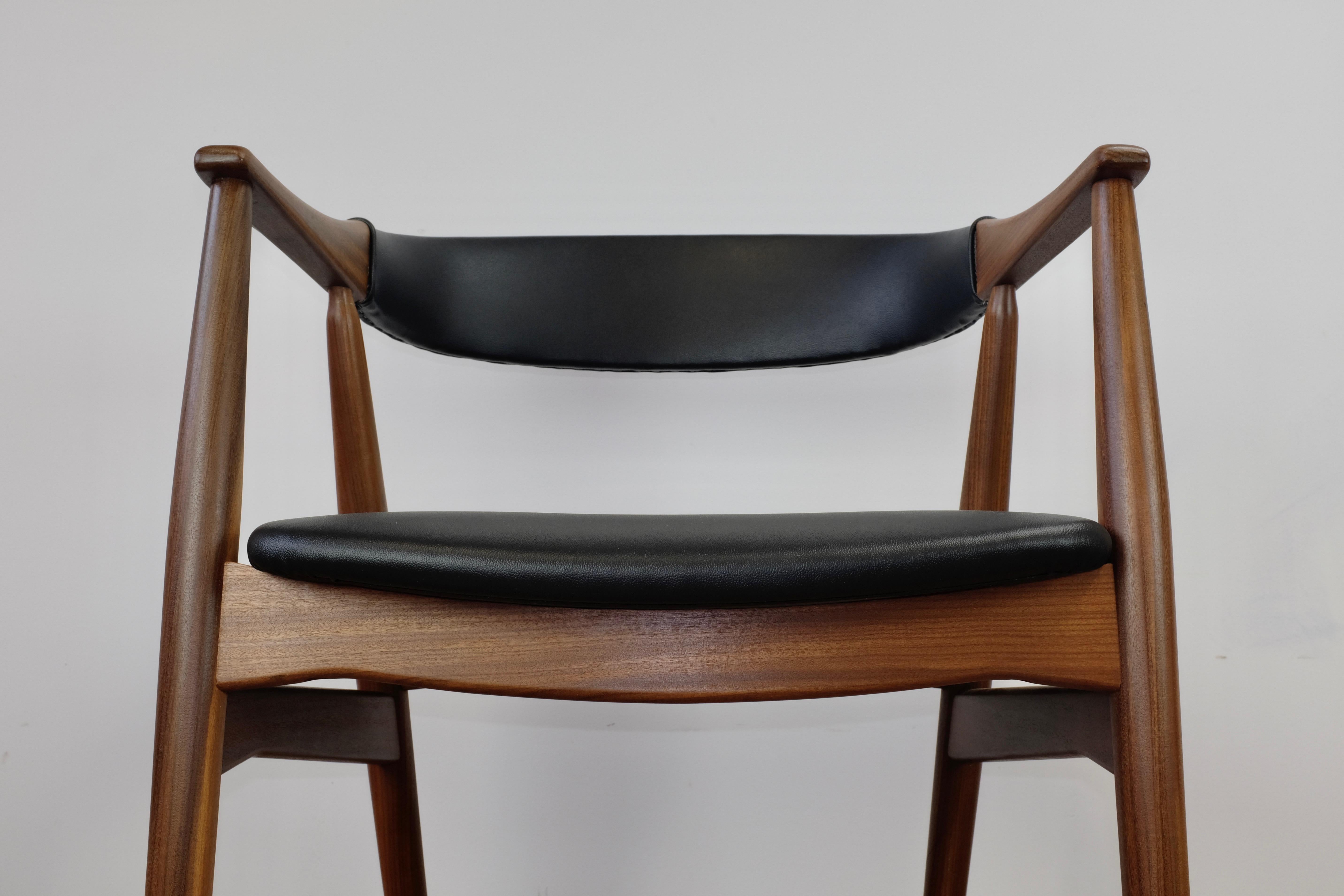 Set of 4 Teak Model 213 Armchairs by Farstrup In Excellent Condition For Sale In Ottawa, ON