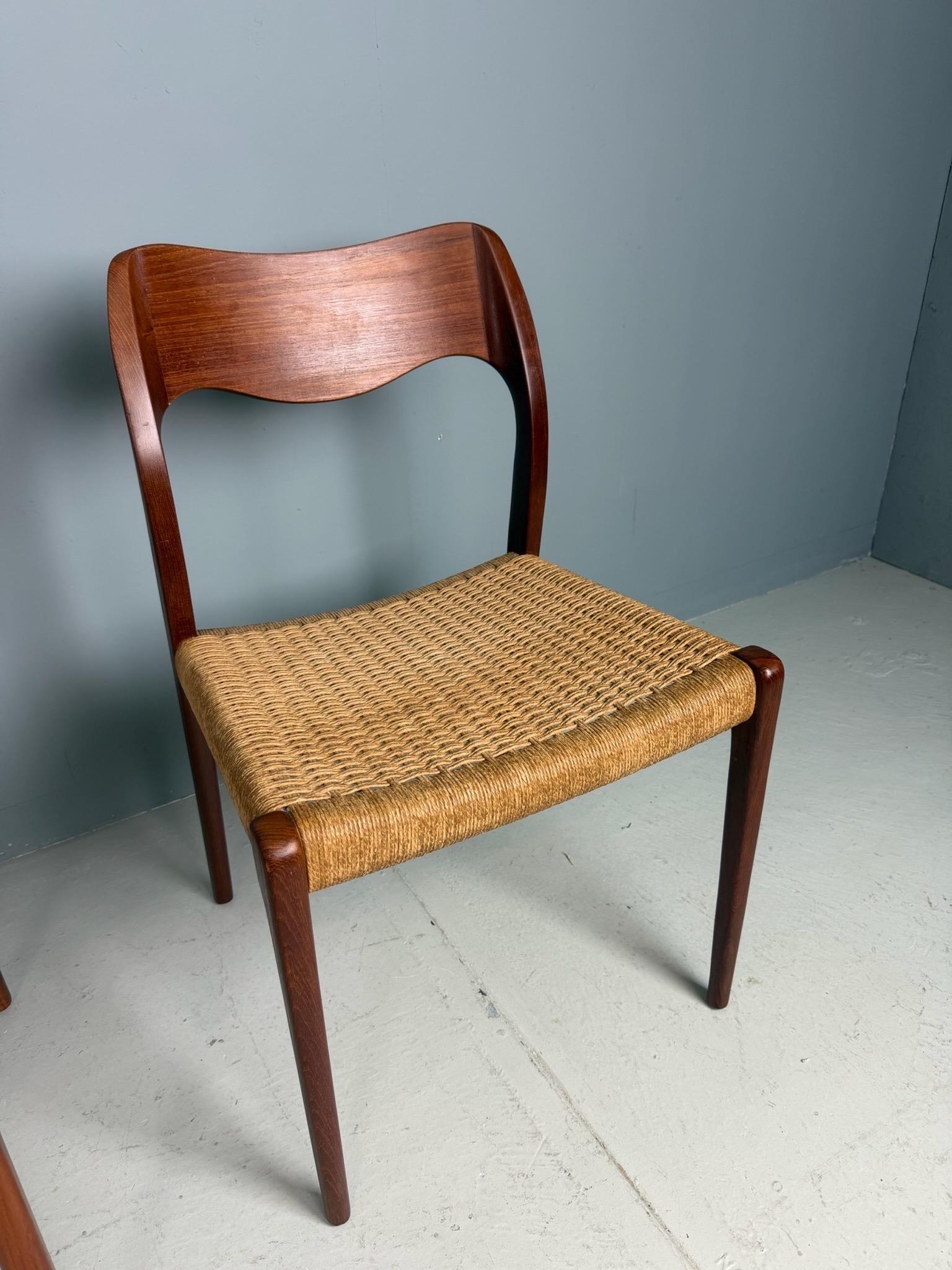 Milieu du XXe siècle Set of 4 Teak Niels O. Møller Dining Chairs- Model 71, Denmark en vente