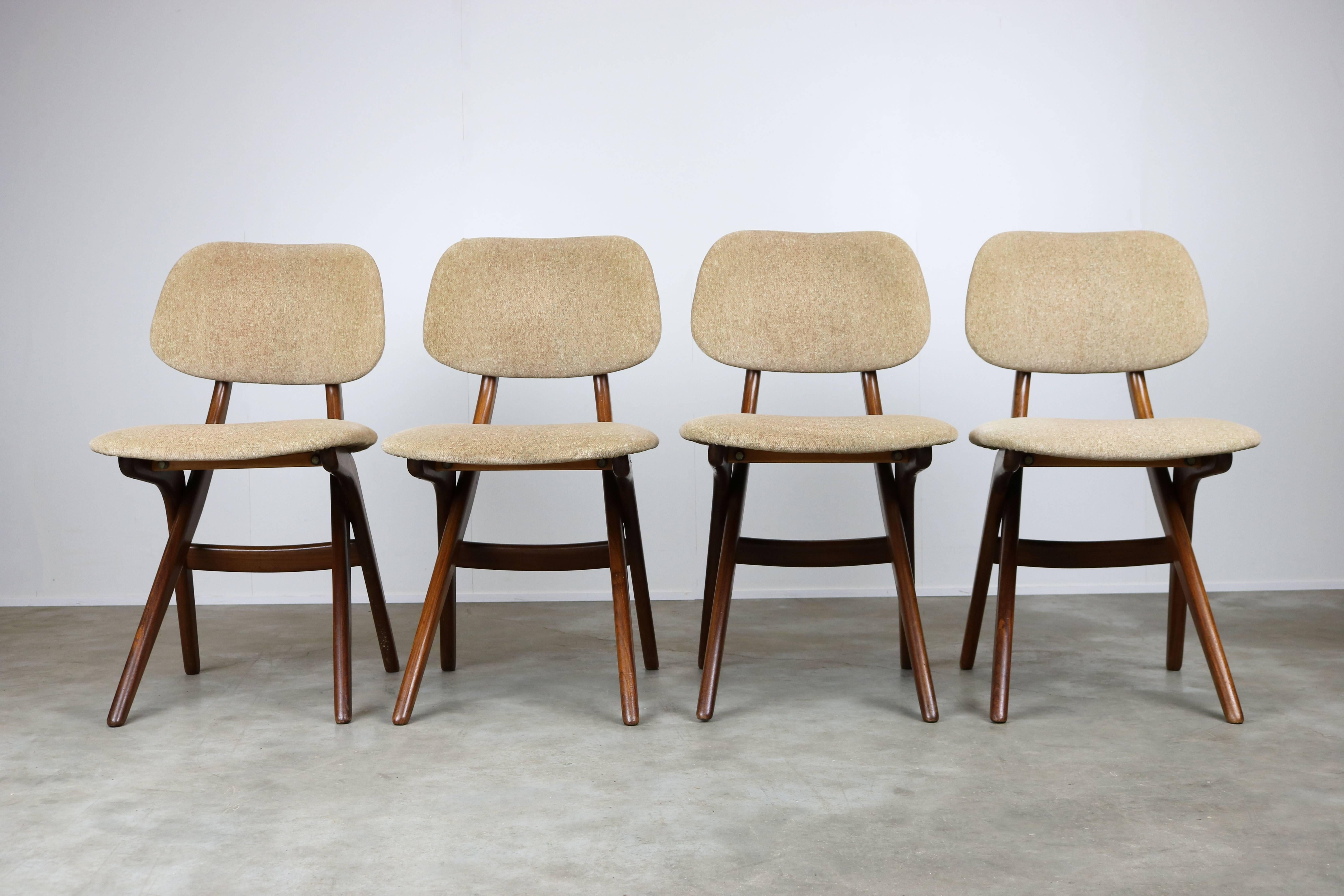 Set of Four Teak Pelican Dining Chairs, Louis Van Teeffelen for Webe 1960 Brown In Good Condition In Ijzendijke, NL
