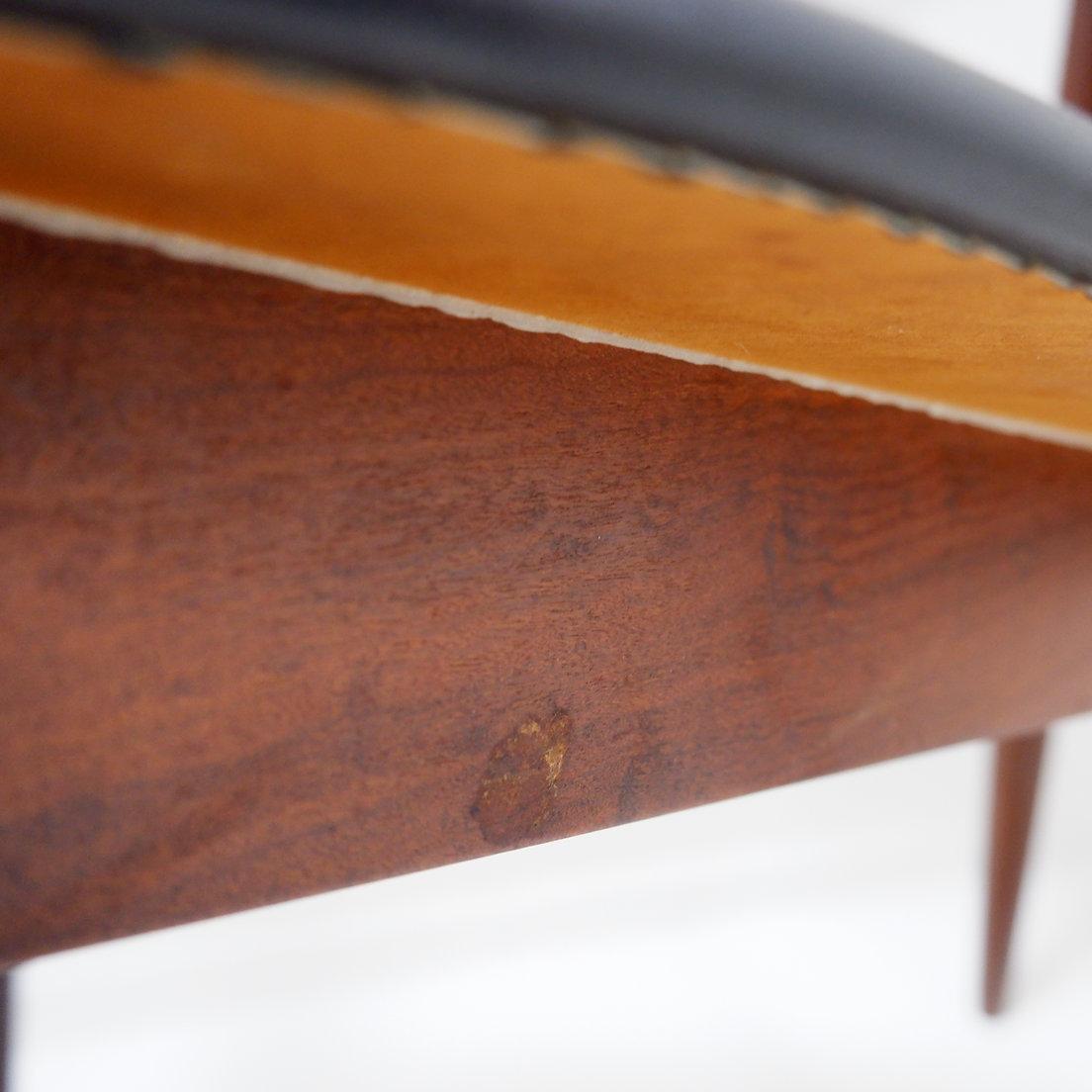 Satz von 4 Stühlen aus Teakholz 