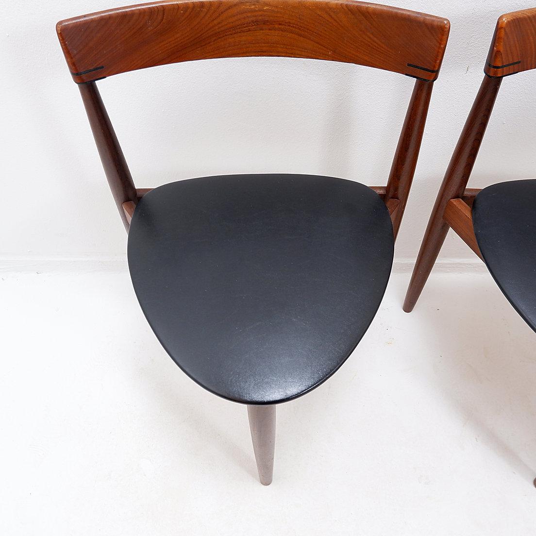 Satz von 4 Stühlen aus Teakholz 