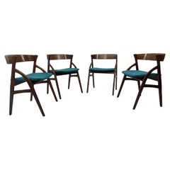 Ensemble de 4 chaises de salle à manger en teck et velours, par Dyrlund Model 141, Danemark 1960's