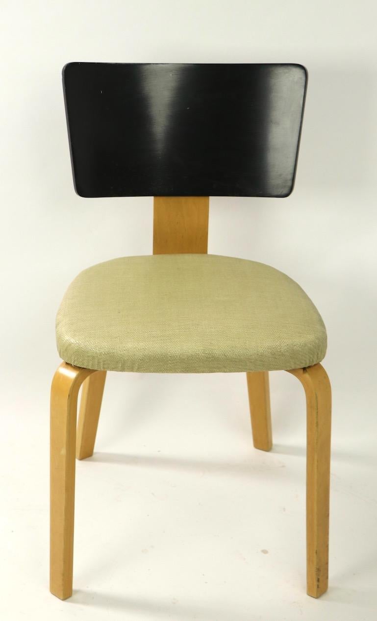 Set of 4 Thonet Dining Chairs In Good Condition In New York, NY