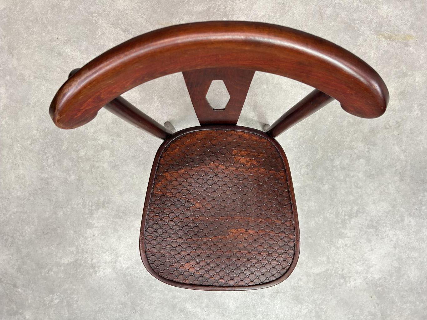 Satz von 4 Thonet Esszimmerstühlen Nr.164 (Buchenholz) im Angebot