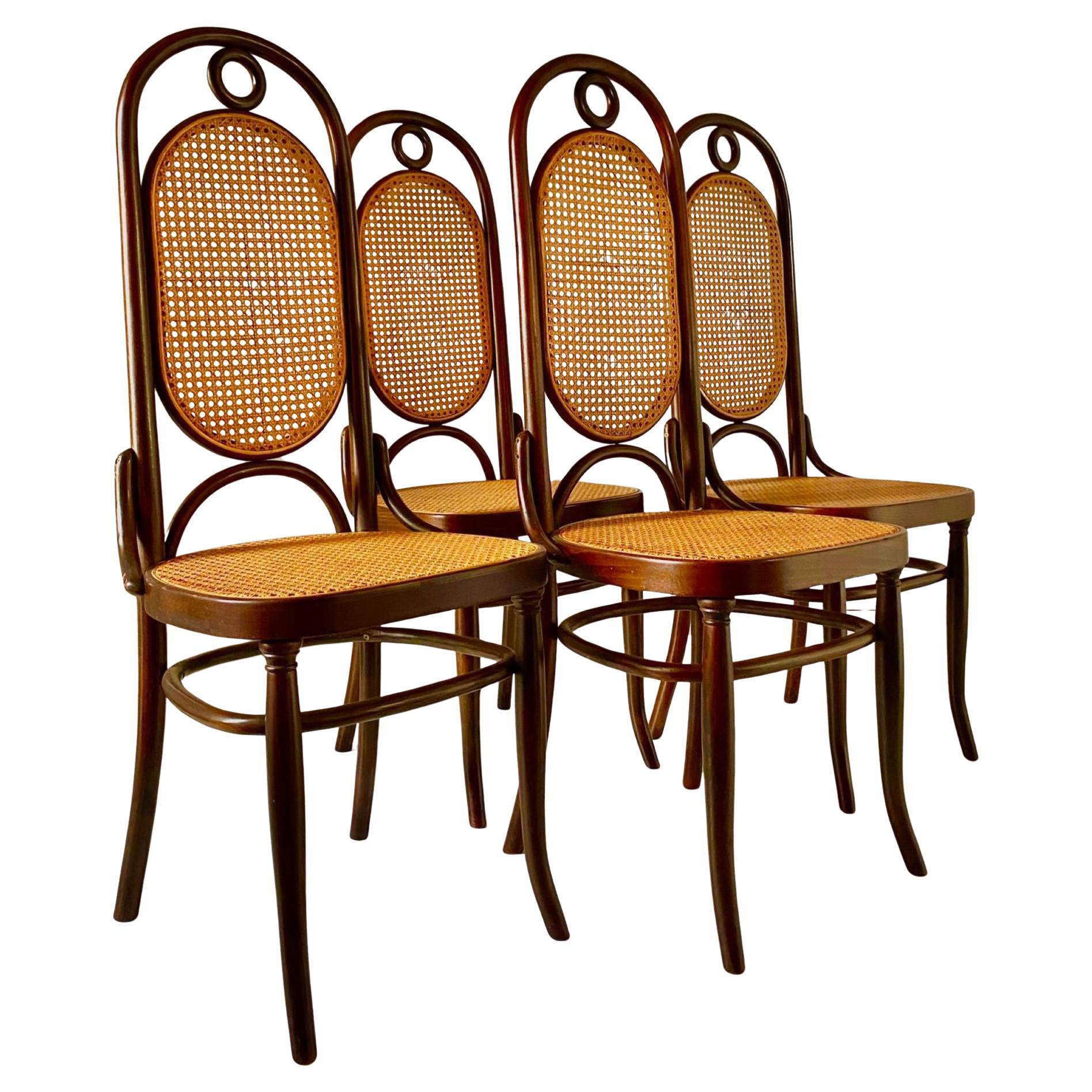 Ensemble de 4 chaises de salle à manger Thonet Modèle 17