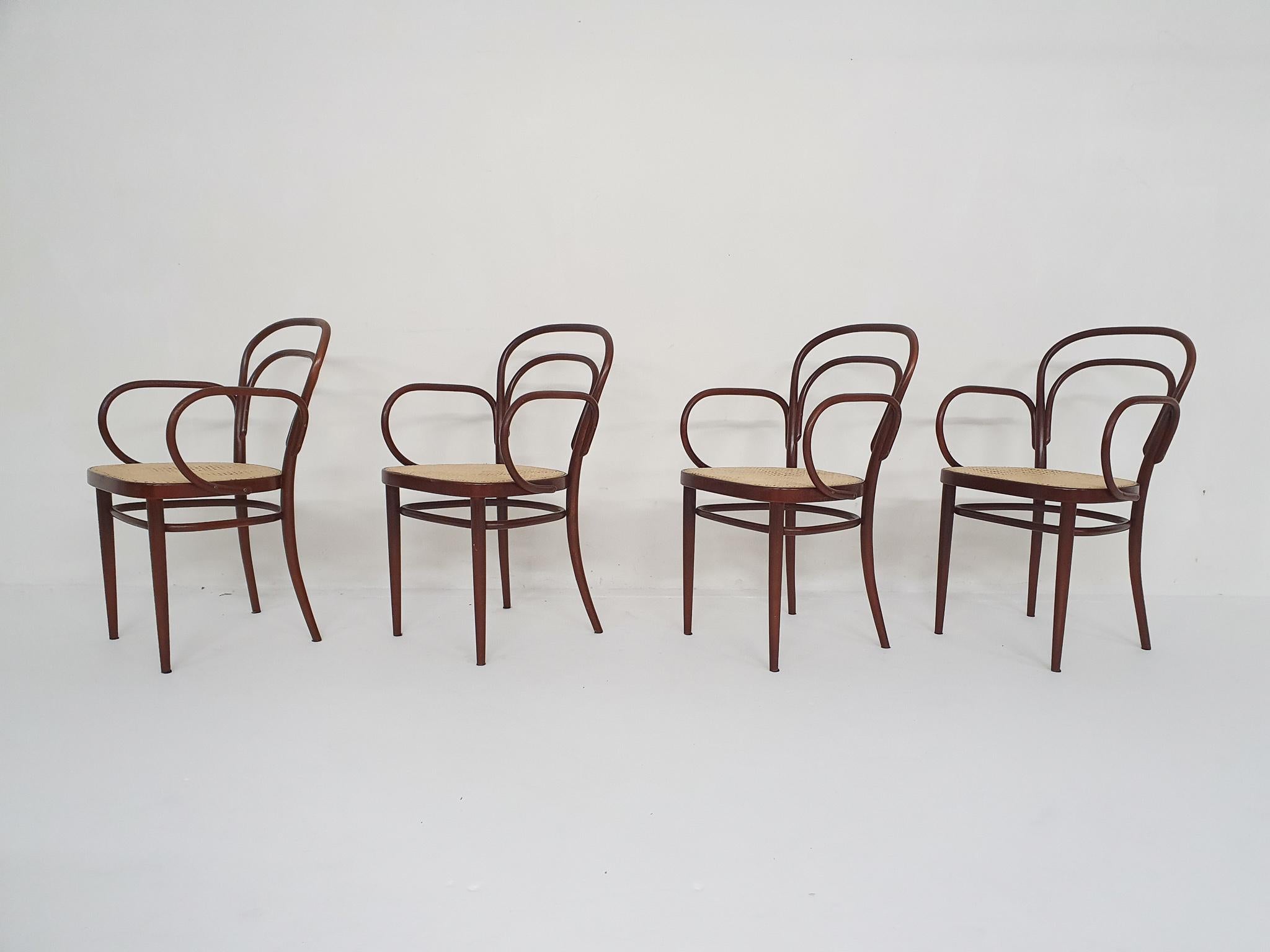 Czech Set of 4 Thonet Model 78 Dining Chairs with Arm Rests