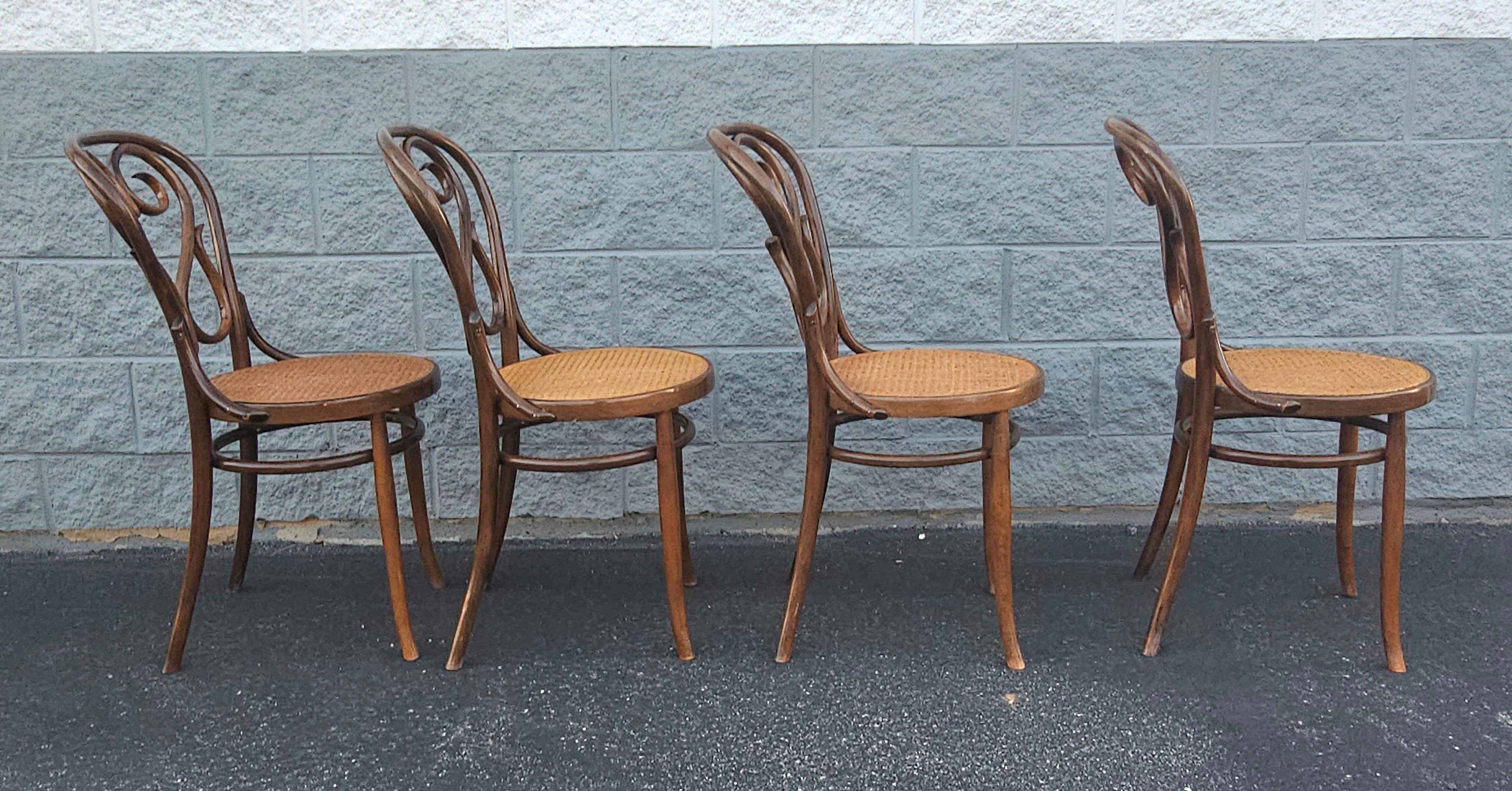 Mid-Century Modern Lot de 4 Thonet n° 4  Chaises en bois de café Daum de Salvatore Leone, vers les années 1960 en vente