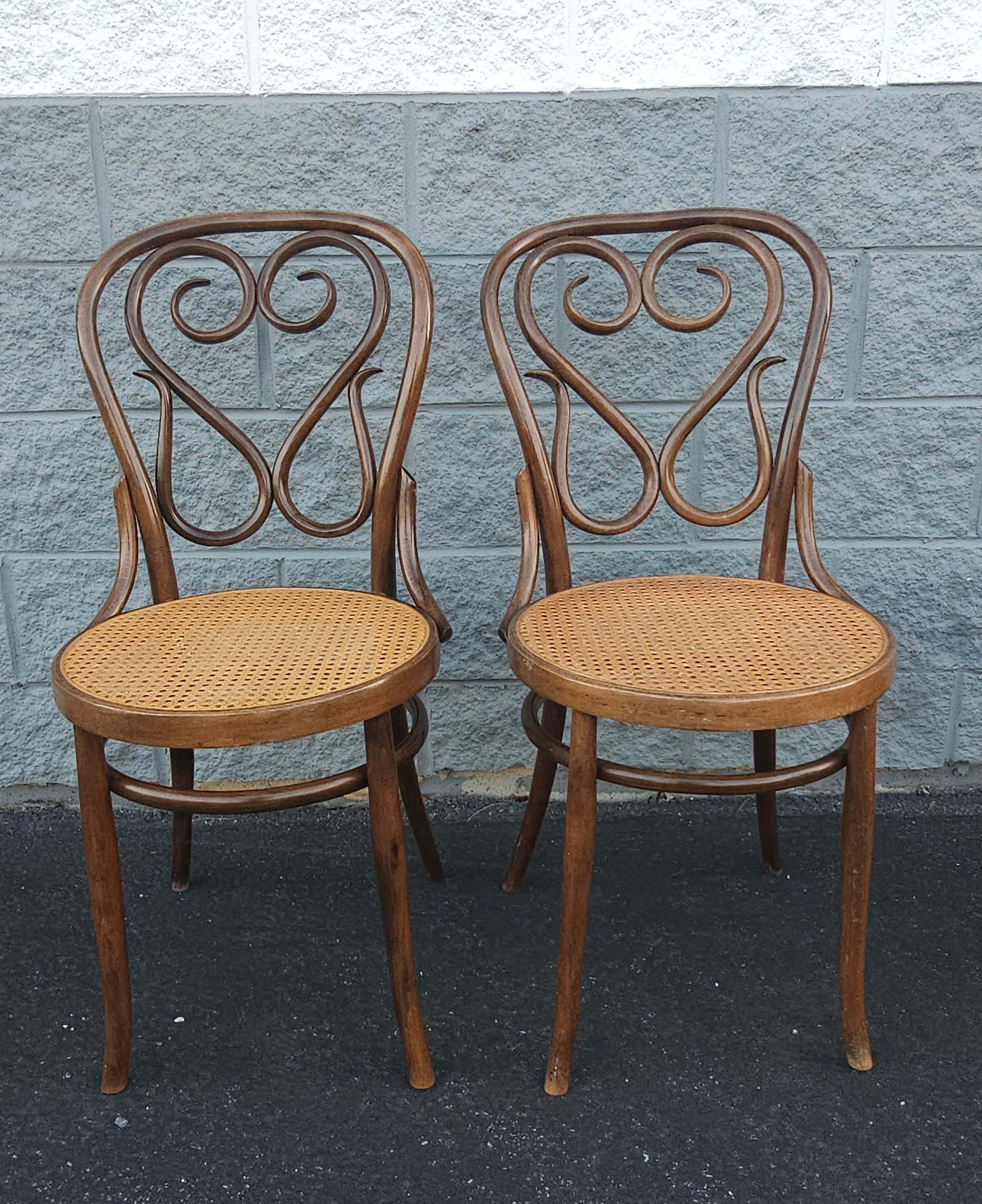 Fait main Lot de 4 Thonet n° 4  Chaises en bois de café Daum de Salvatore Leone, vers les années 1960 en vente