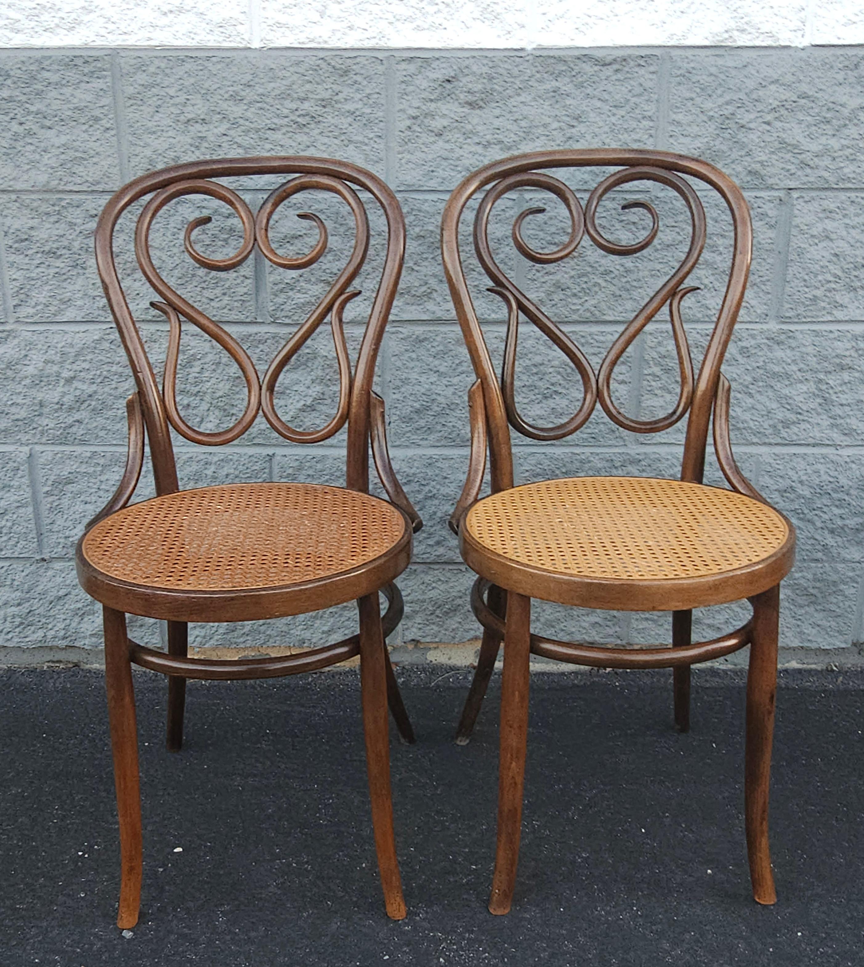 20ième siècle Lot de 4 Thonet n° 4  Chaises en bois de café Daum de Salvatore Leone, vers les années 1960 en vente