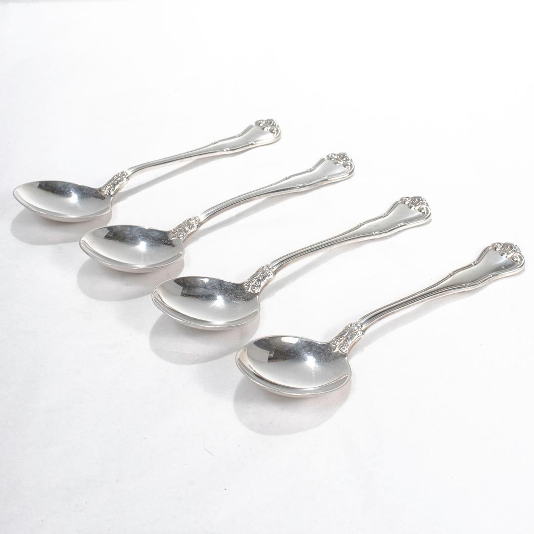 A fine set of 4 soup spoons.

By Tiffany & Co. 

In sterling silver.

In the Provence pattern.

Comprising 4 Cream Soup Spoons (6 7/8