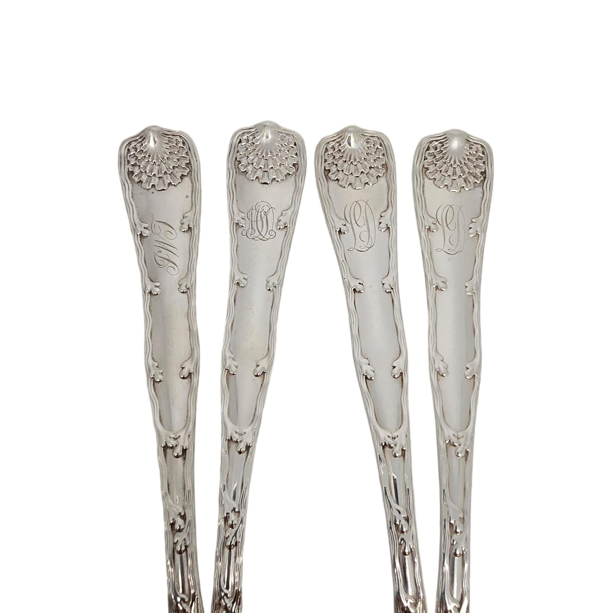 da uomo o donna Set di 4 cucchiai da tavola in argento sterling con bordo a onda di Tiffany & Co. [1+2=8] in vendita
