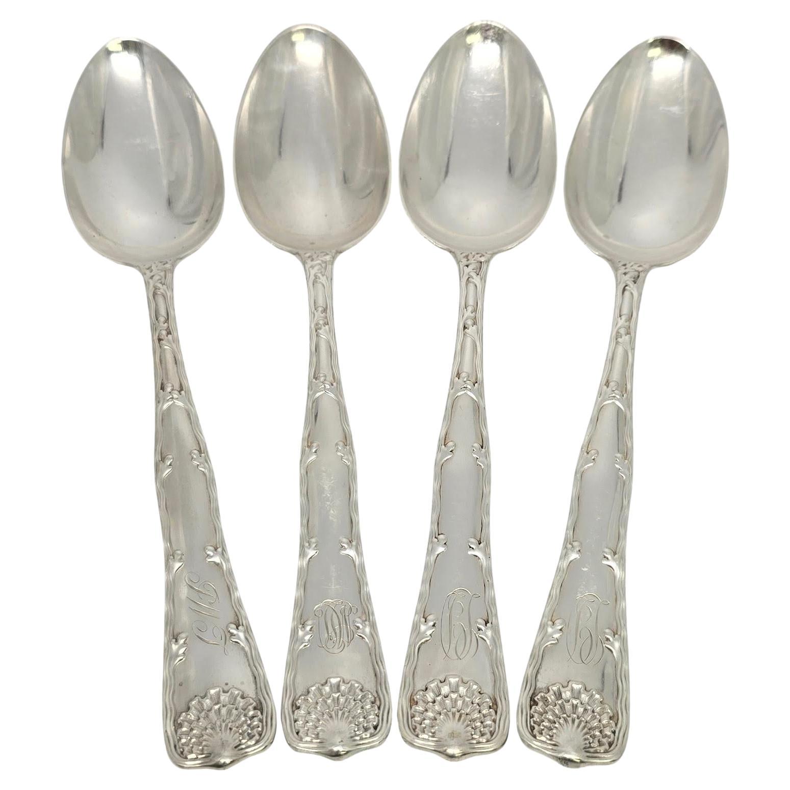 Set di 4 cucchiai da tavola in argento sterling con bordo a onda di Tiffany & Co. [1+2=8]