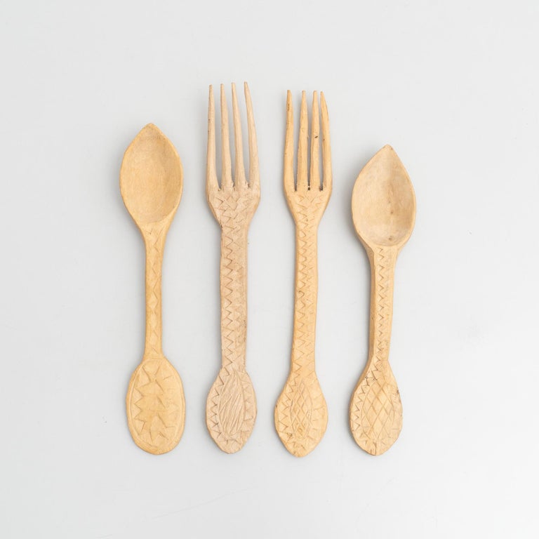 Set of 4 Traditional Wooden Pastoral Primitive Carved Fork and Spoon 2
