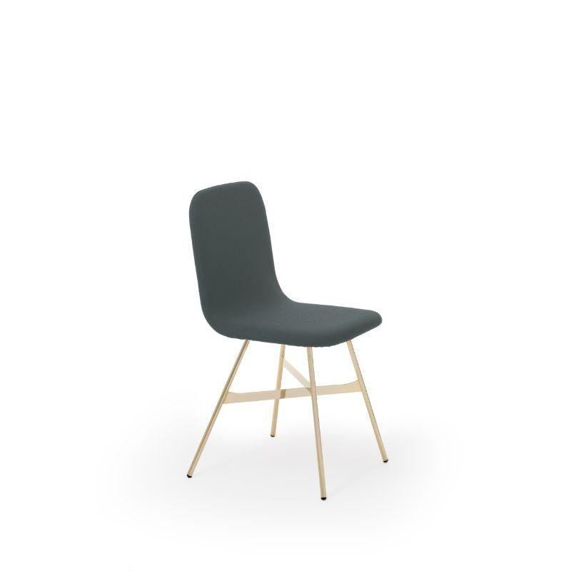 Set de 4, tria or tapissé, Antrazite par Colé Italia avec Lorenz+Kaz
Dimensions : H 82,5, P 52, L 58 cm
Matériaux : Chaise en contreplaqué ; pieds en métal doré, rembourrage en tissu C.C.

Disponible également : Tria ; 3 pieds, avec coussin,