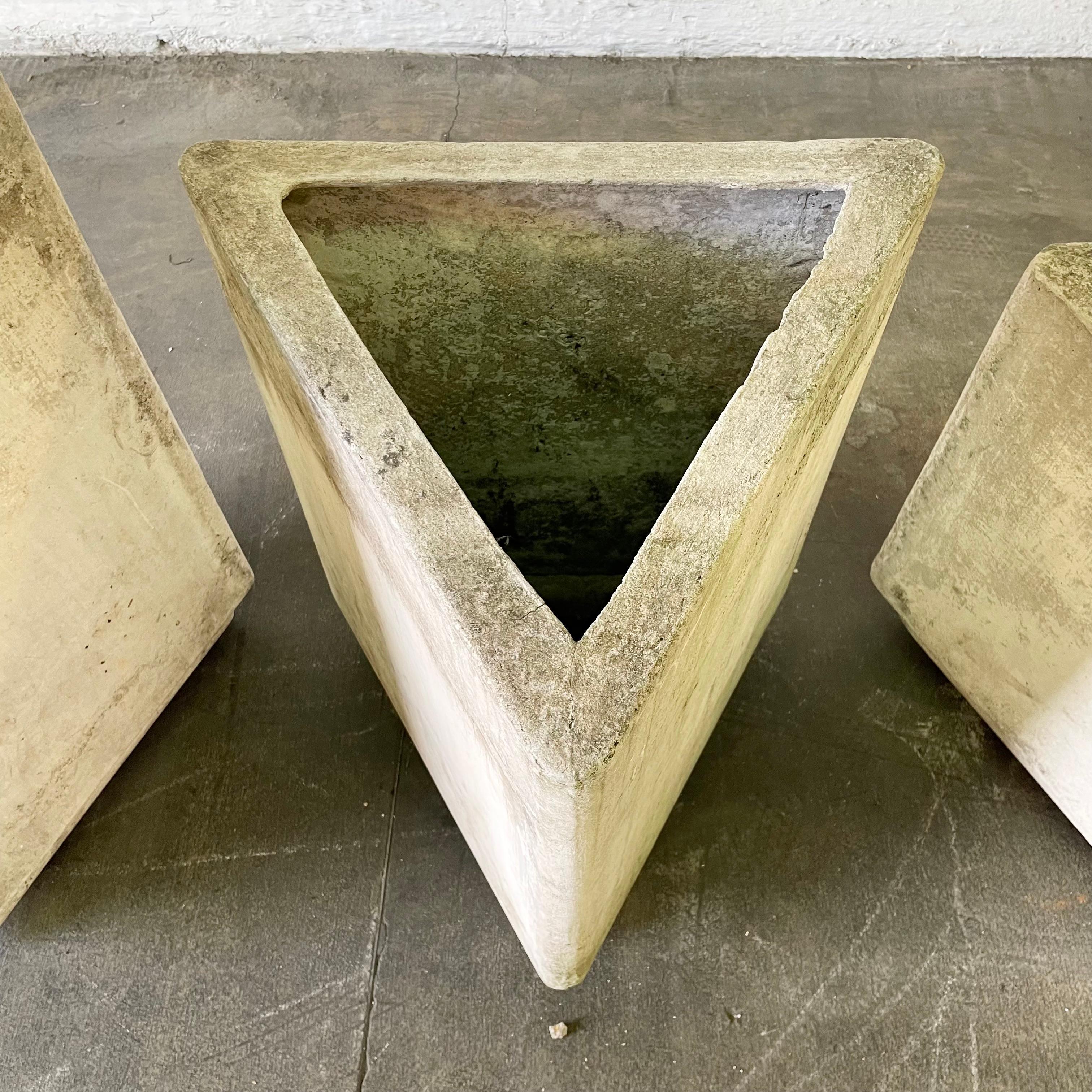 Set of 4 Triangular Planters by Willy Guhl 4