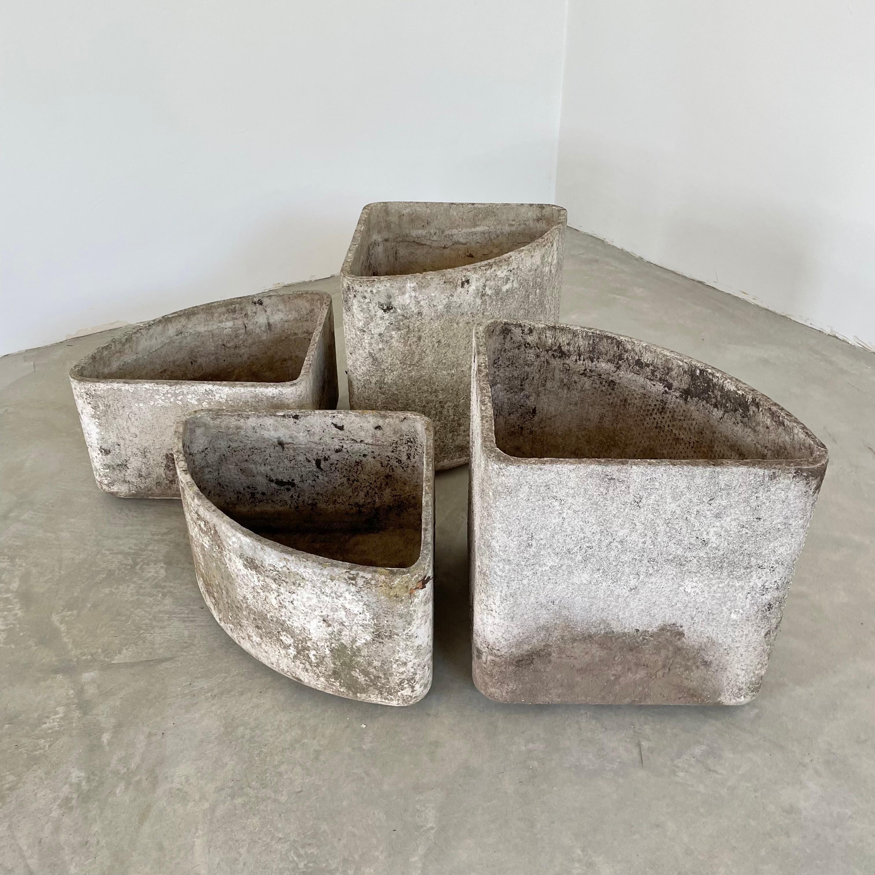 Set of 4 Triangular Planters by Willy Guhl 4
