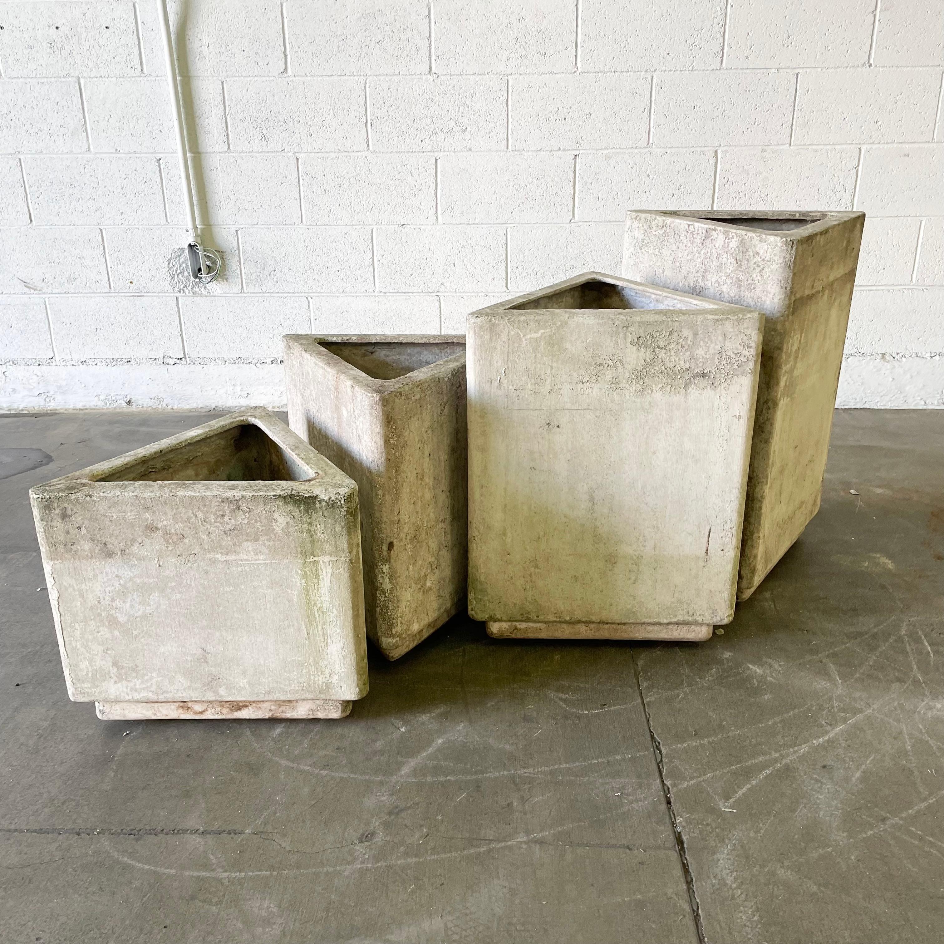 Mid-20th Century Set of 4 Triangular Planters by Willy Guhl