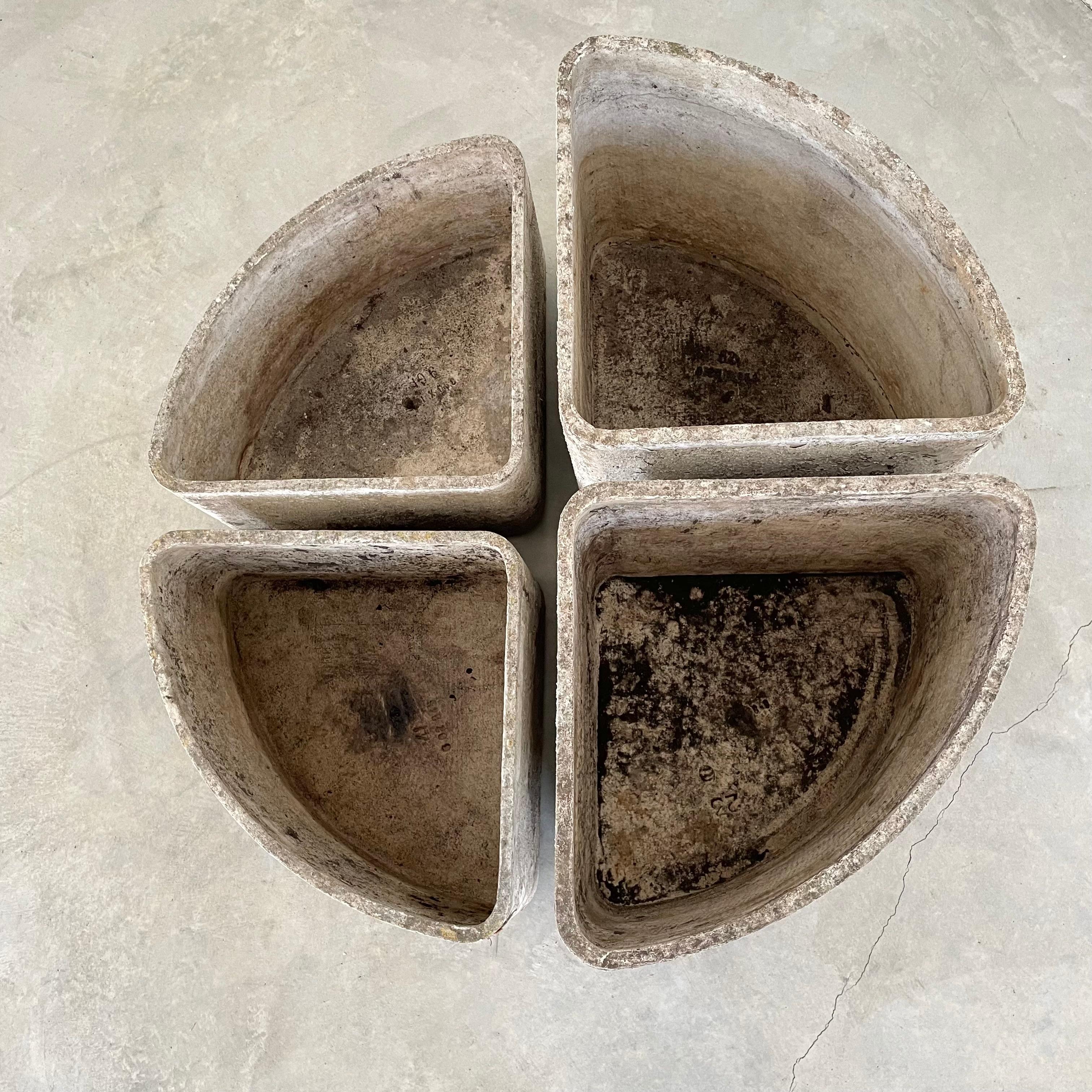 Mid-20th Century Set of 4 Triangular Planters by Willy Guhl