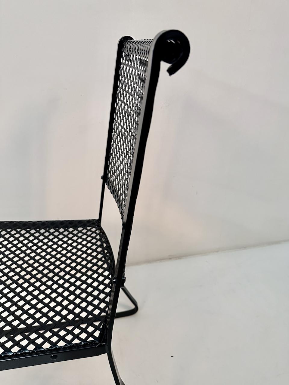 Ensemble de 4 chaises de véranda en fer émaillé noir avec parasol, A.I.C. 1940 en vente 9